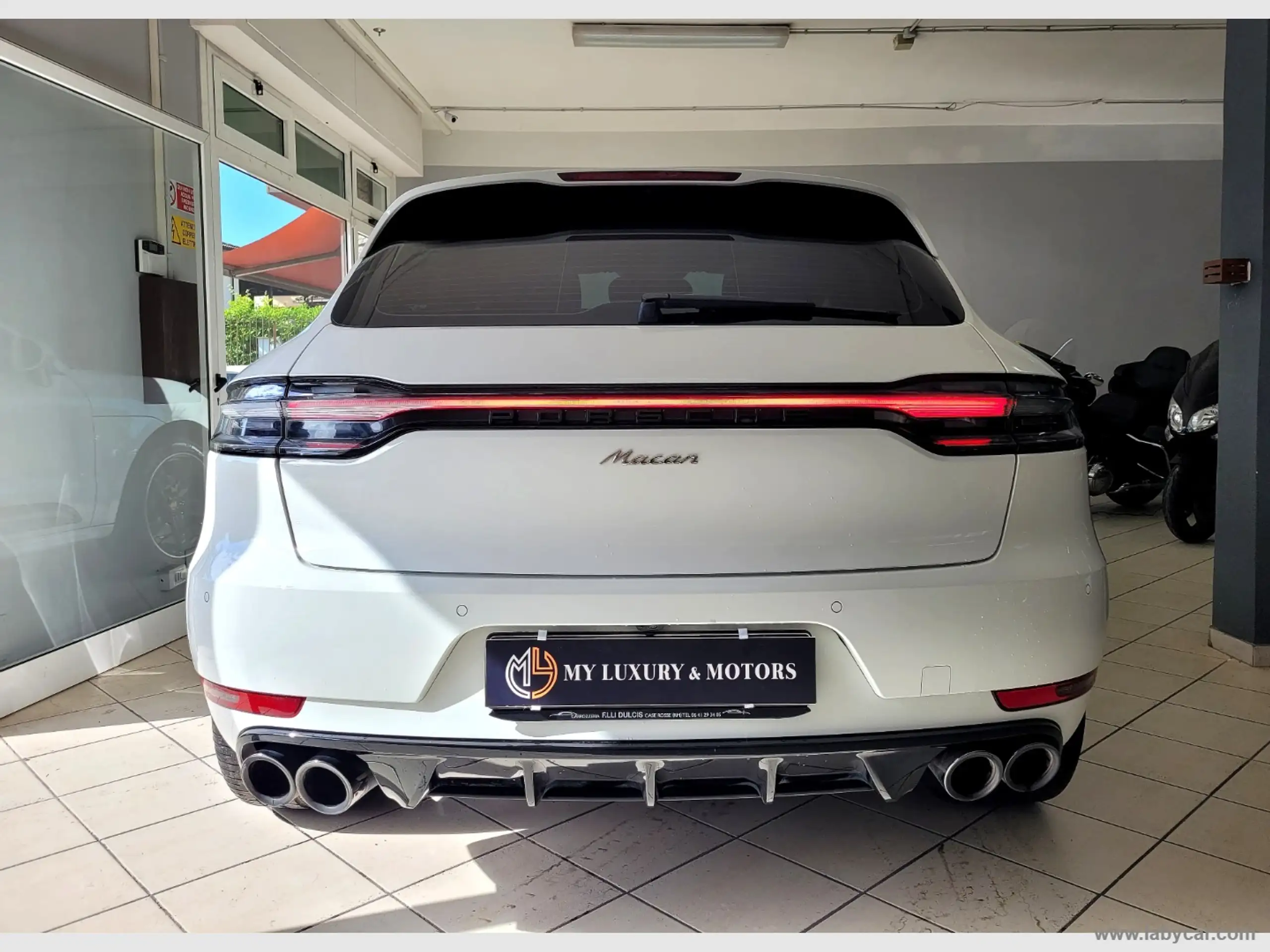 Porsche - Macan