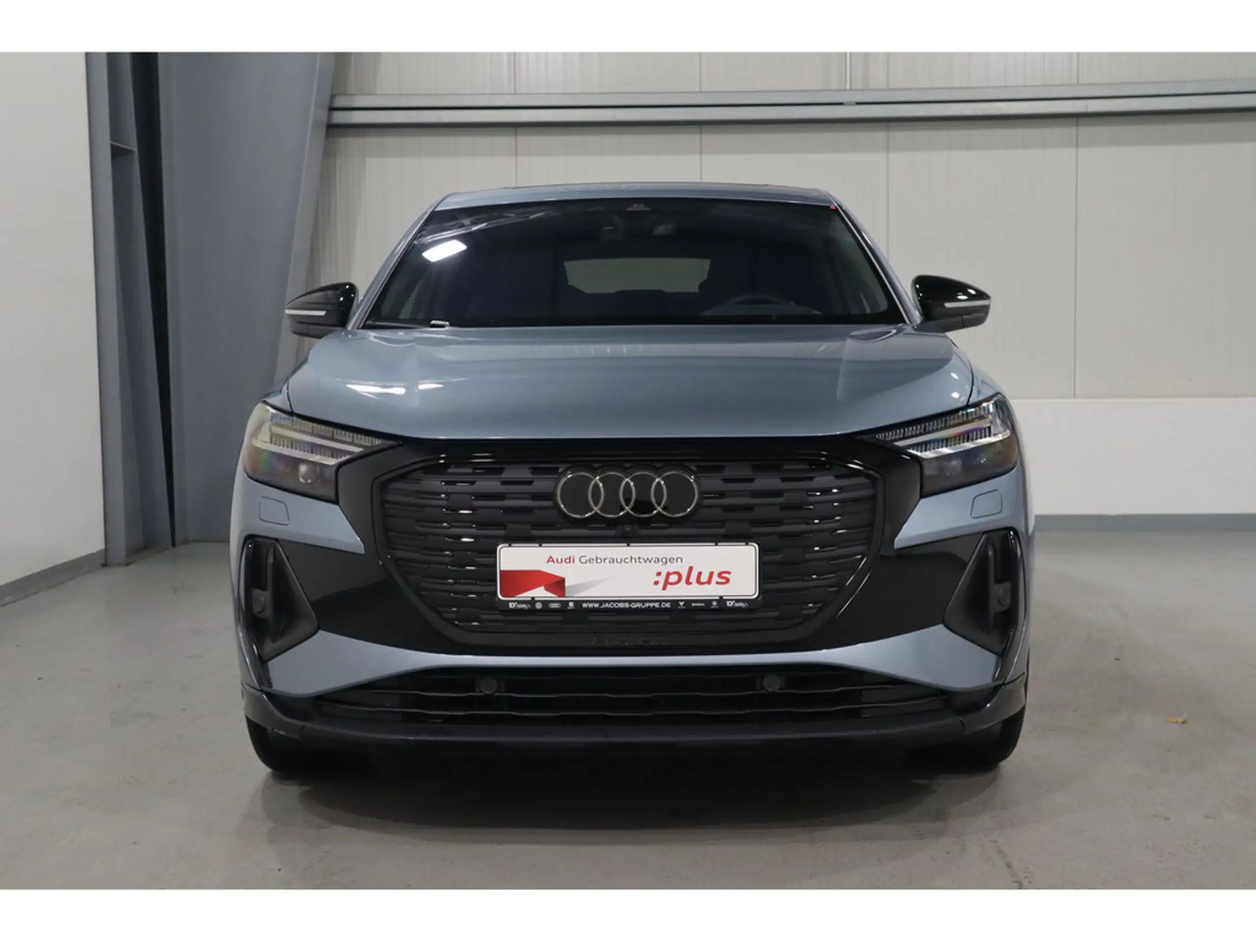 Audi - Q4 e-tron