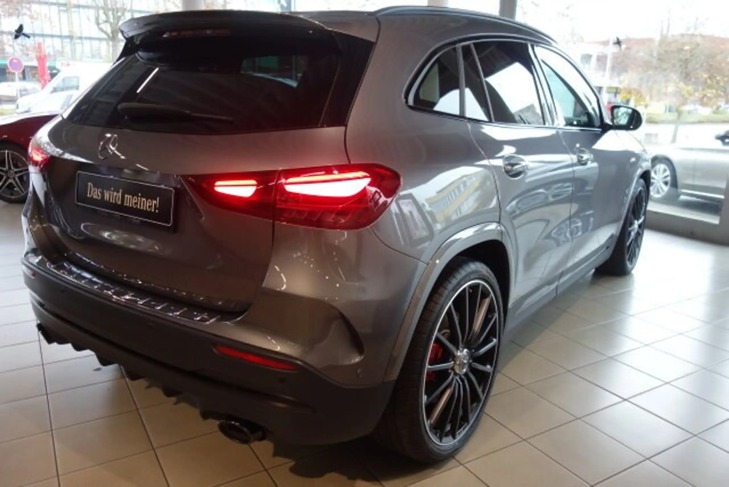 Mercedes-Benz - GLA 35 AMG