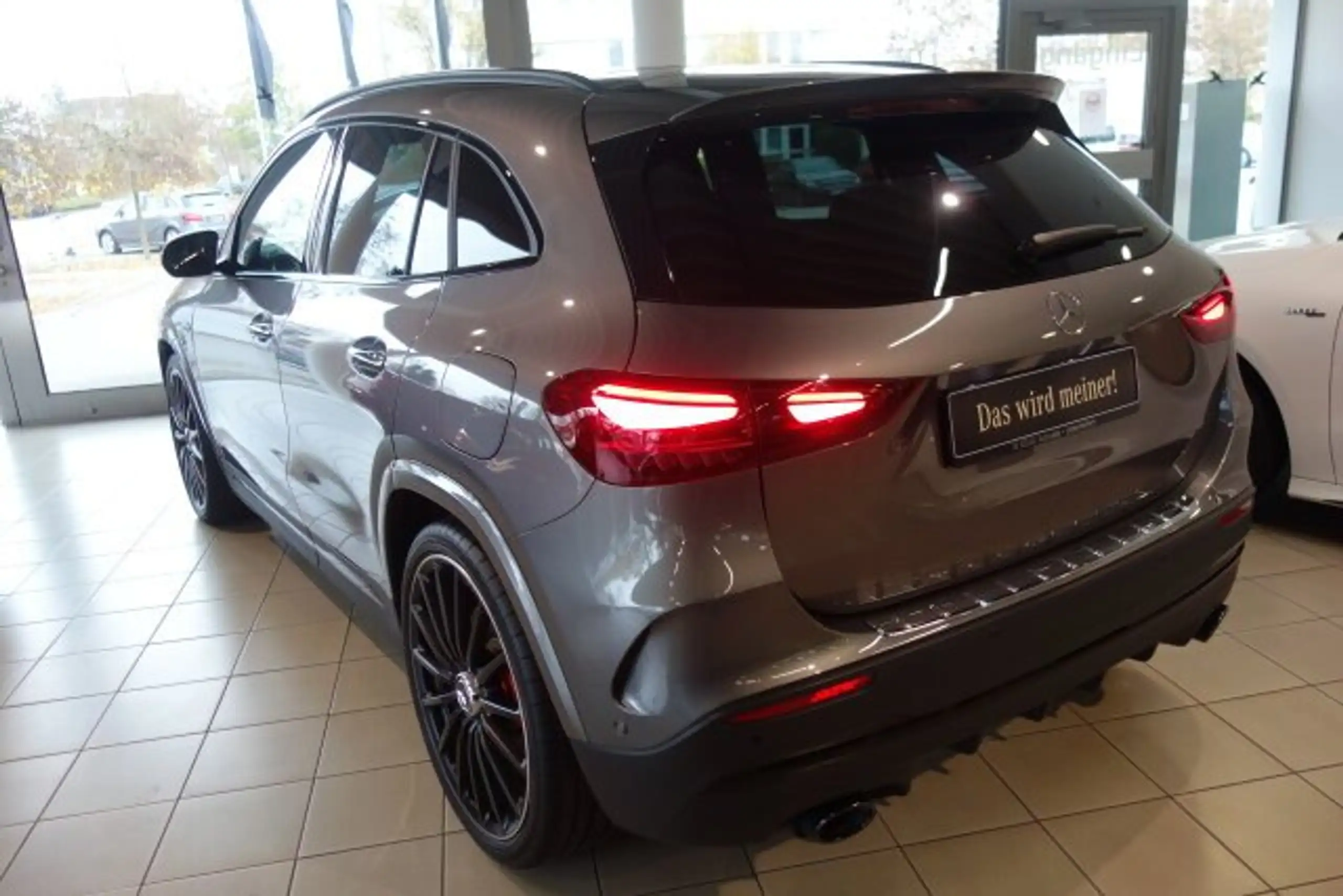 Mercedes-Benz - GLA 35 AMG