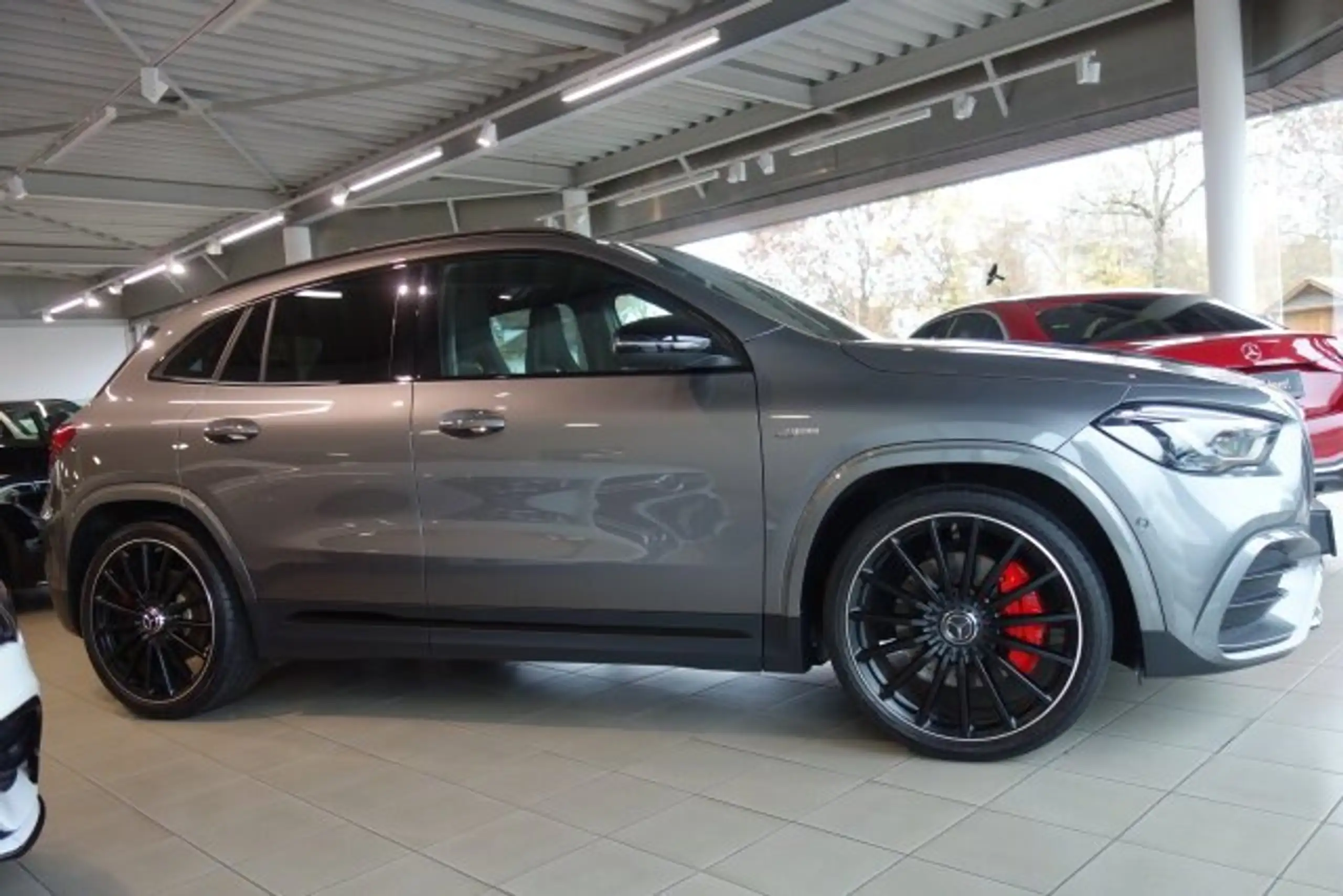 Mercedes-Benz - GLA 35 AMG