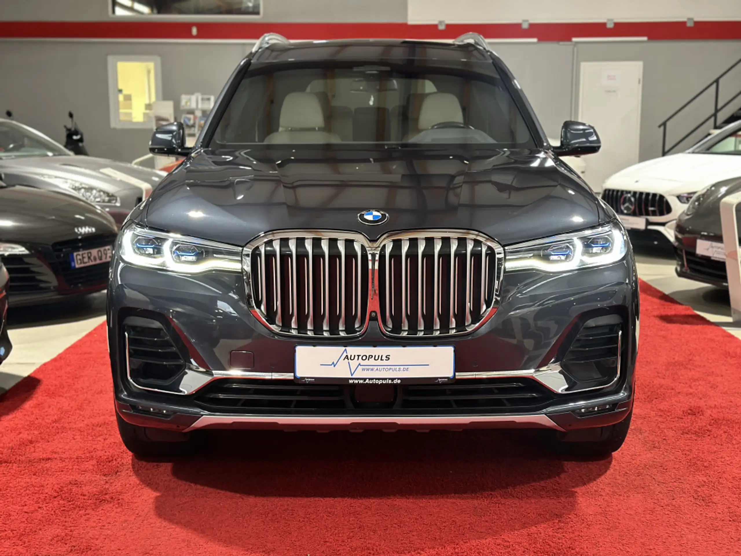 BMW - X7