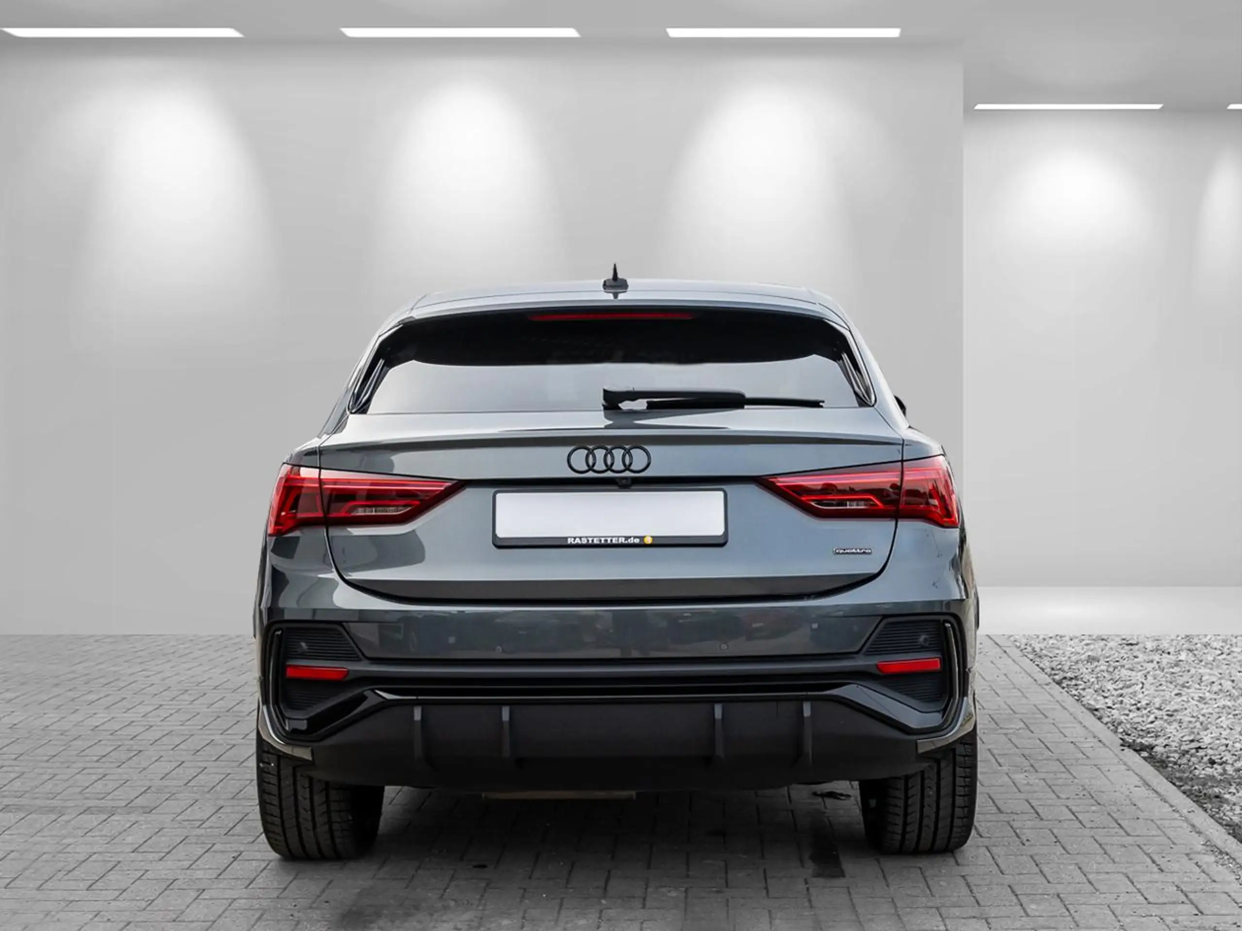 Audi - Q3