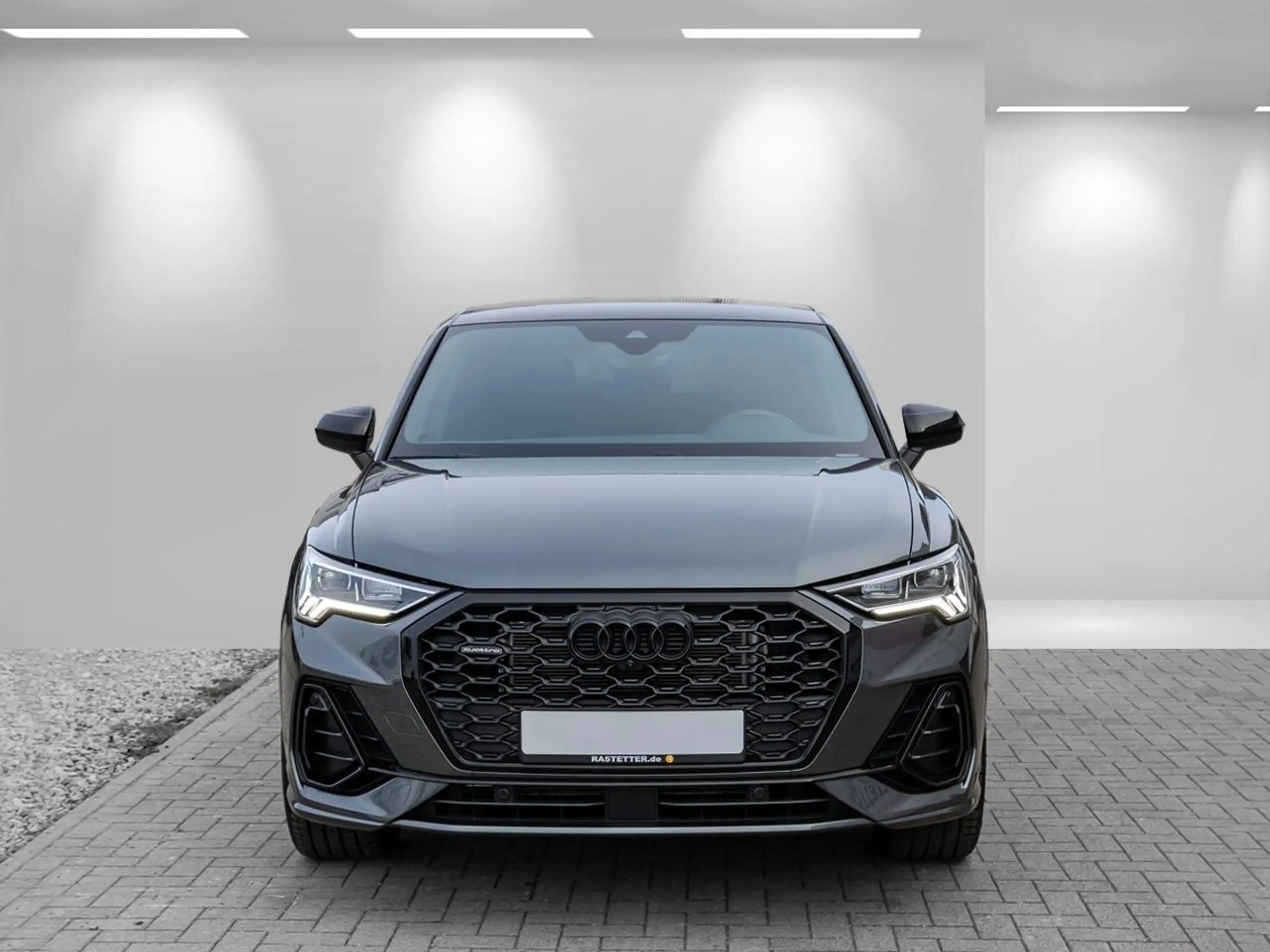 Audi - Q3