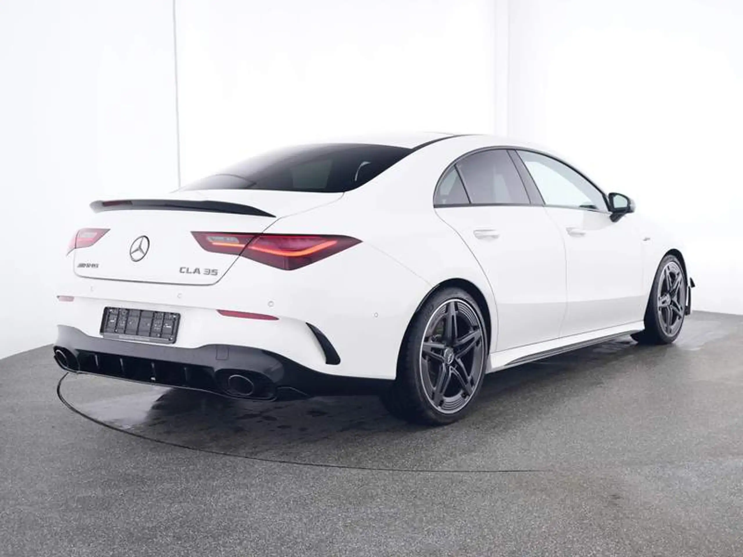 Mercedes-Benz - CLA 35 AMG