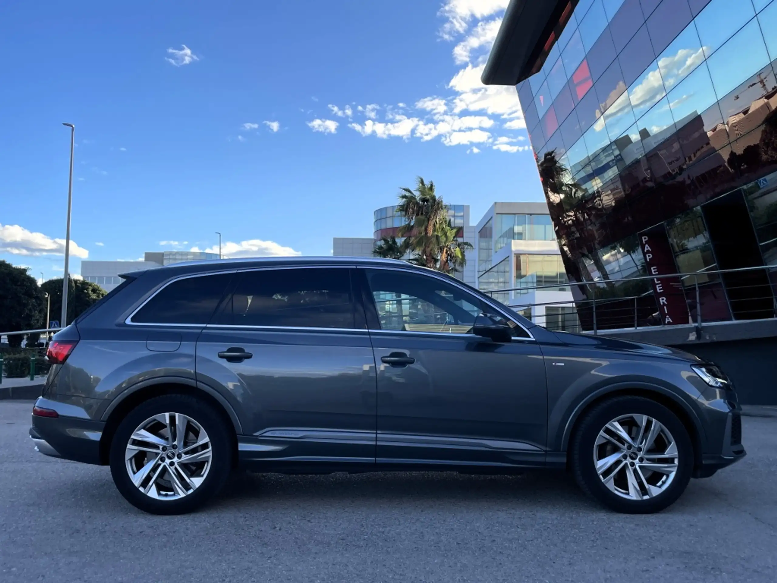 Audi - Q7