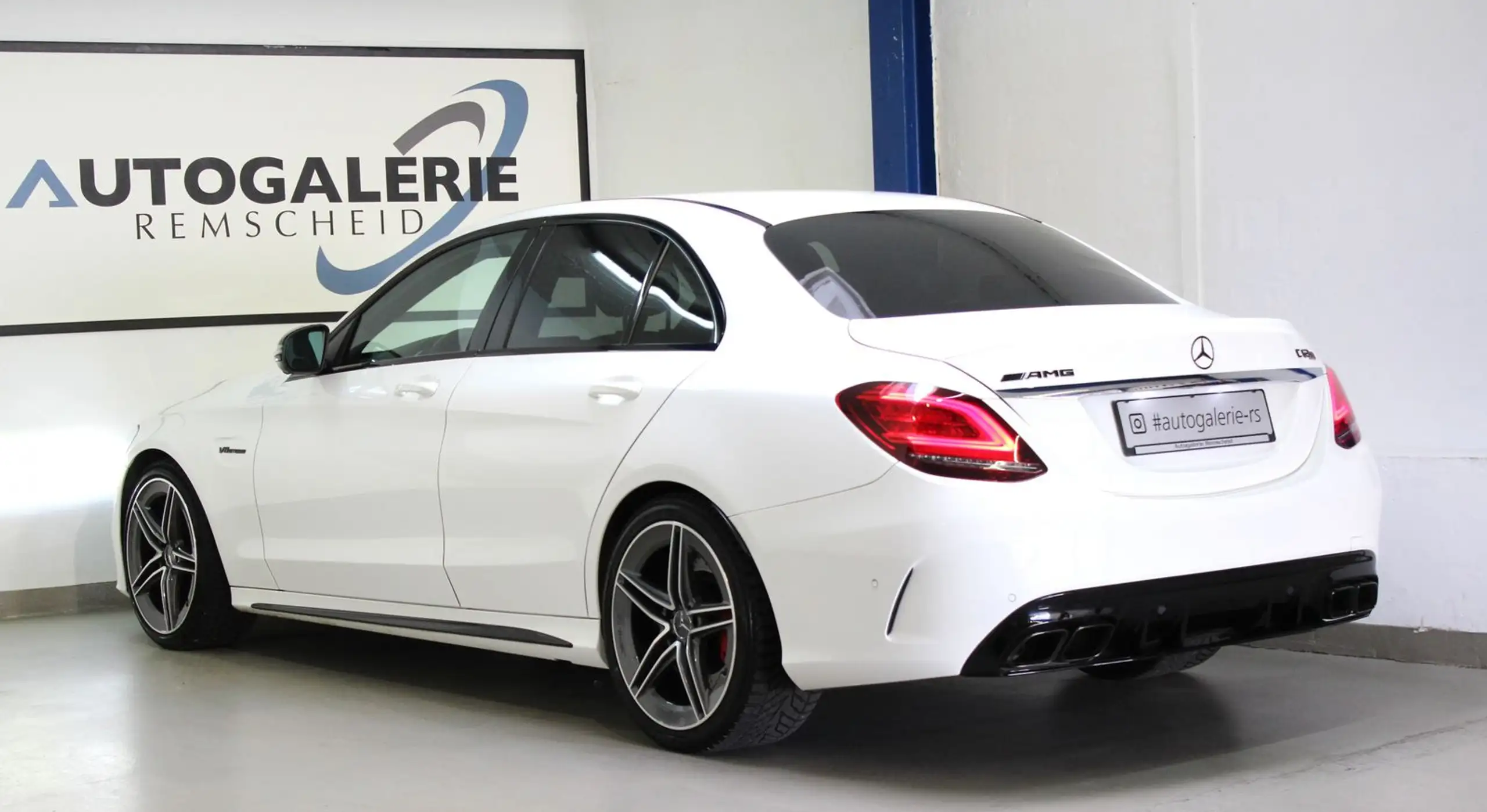 Mercedes-Benz - C 63 AMG