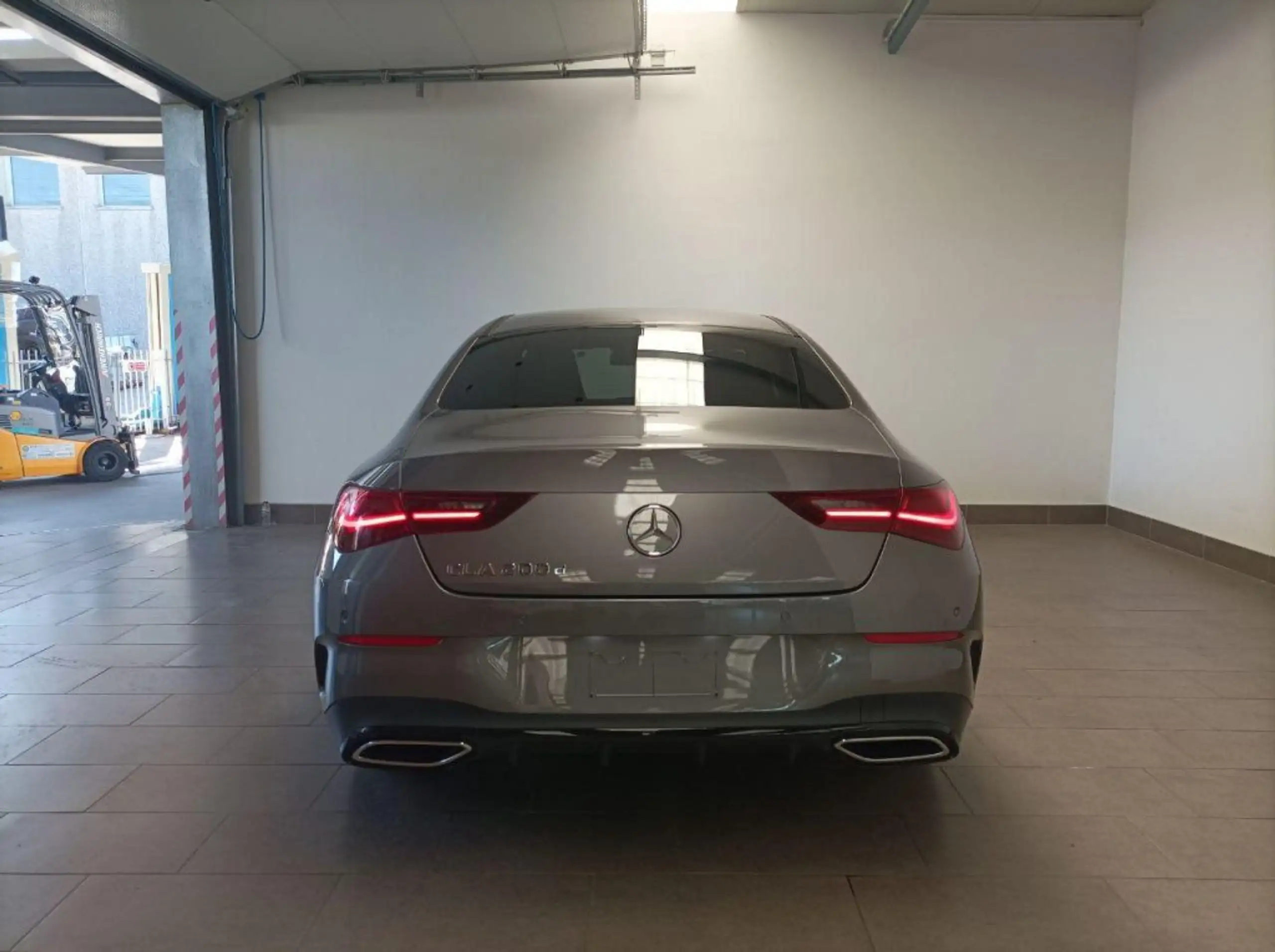 Mercedes-Benz - CLA 200