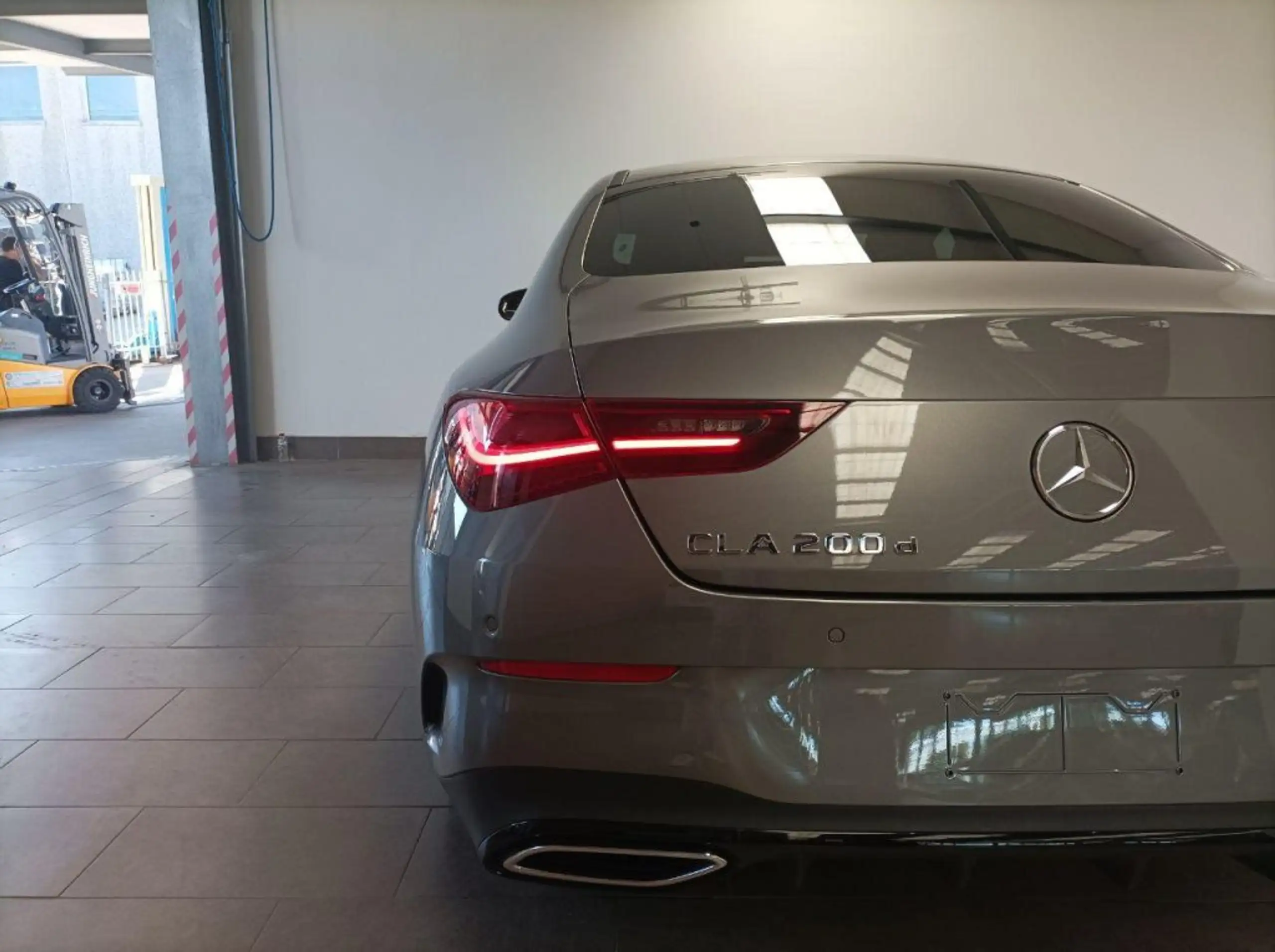 Mercedes-Benz - CLA 200