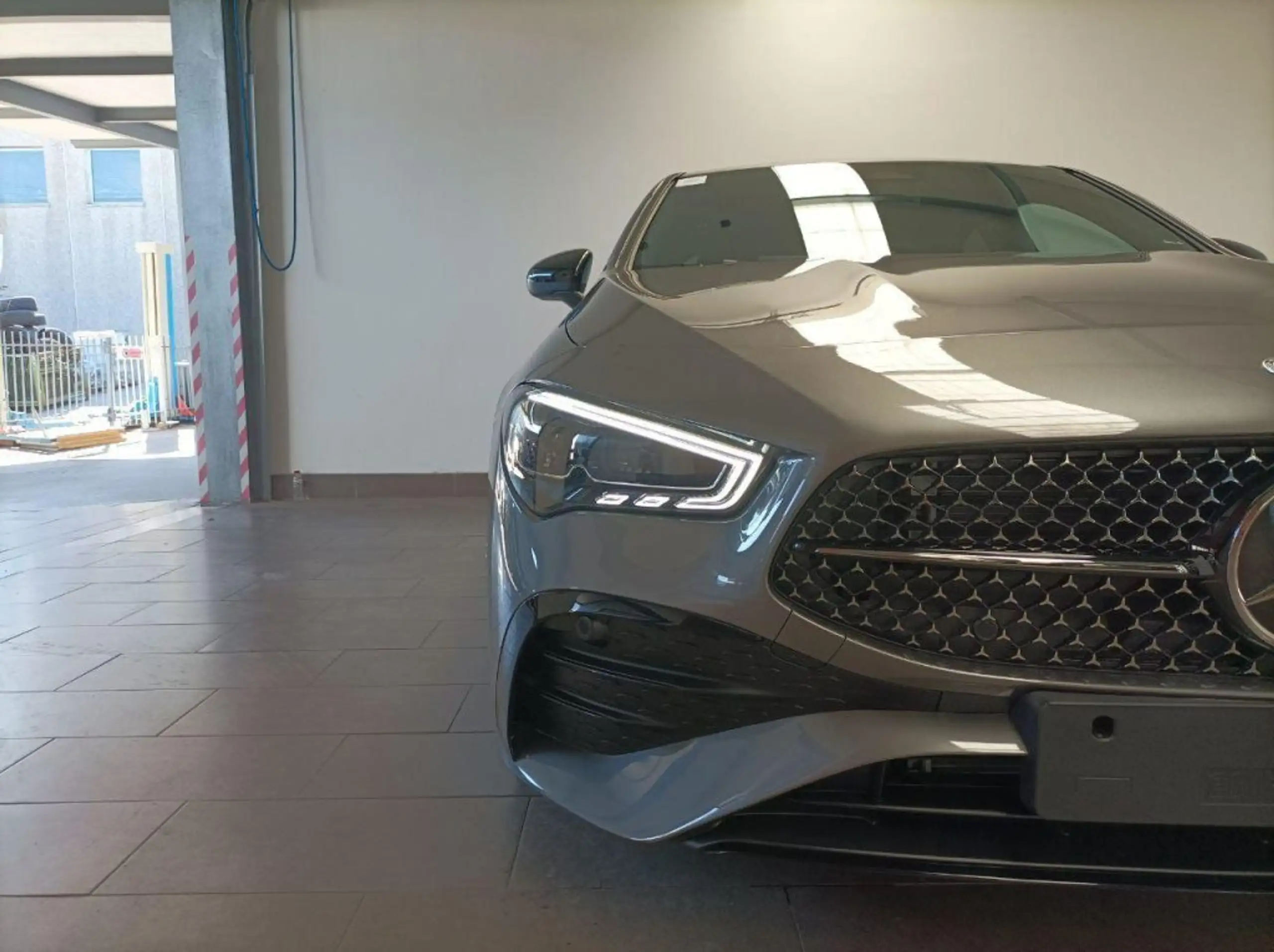 Mercedes-Benz - CLA 200