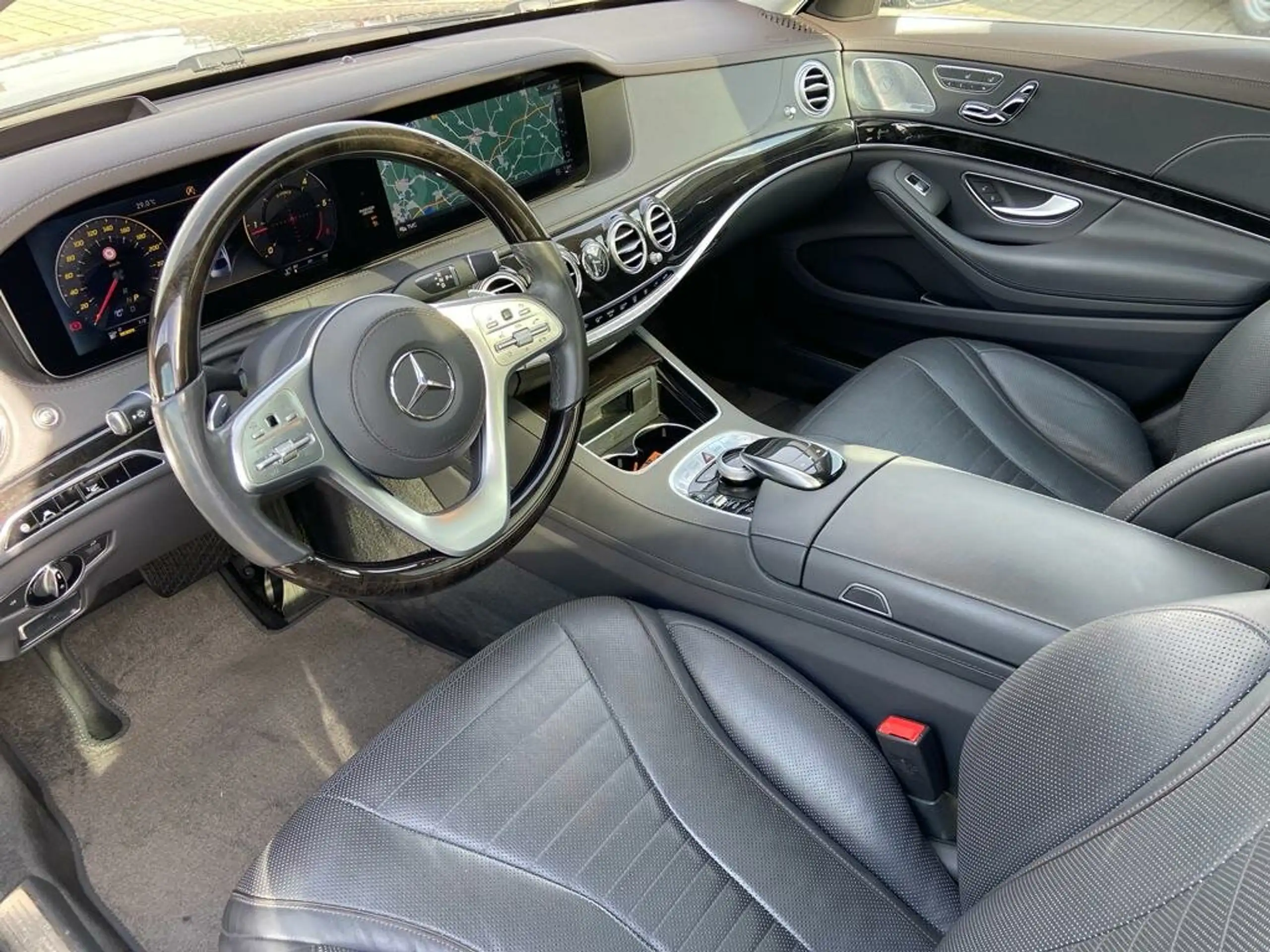 Mercedes-Benz - S 400