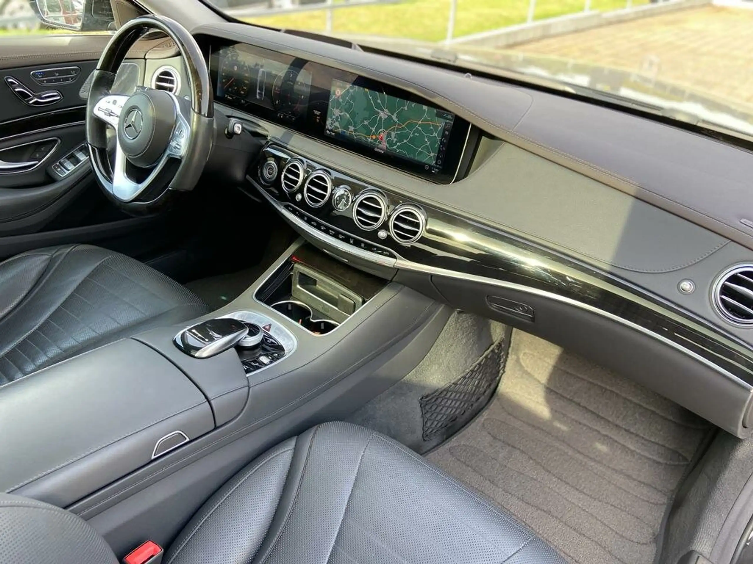 Mercedes-Benz - S 400