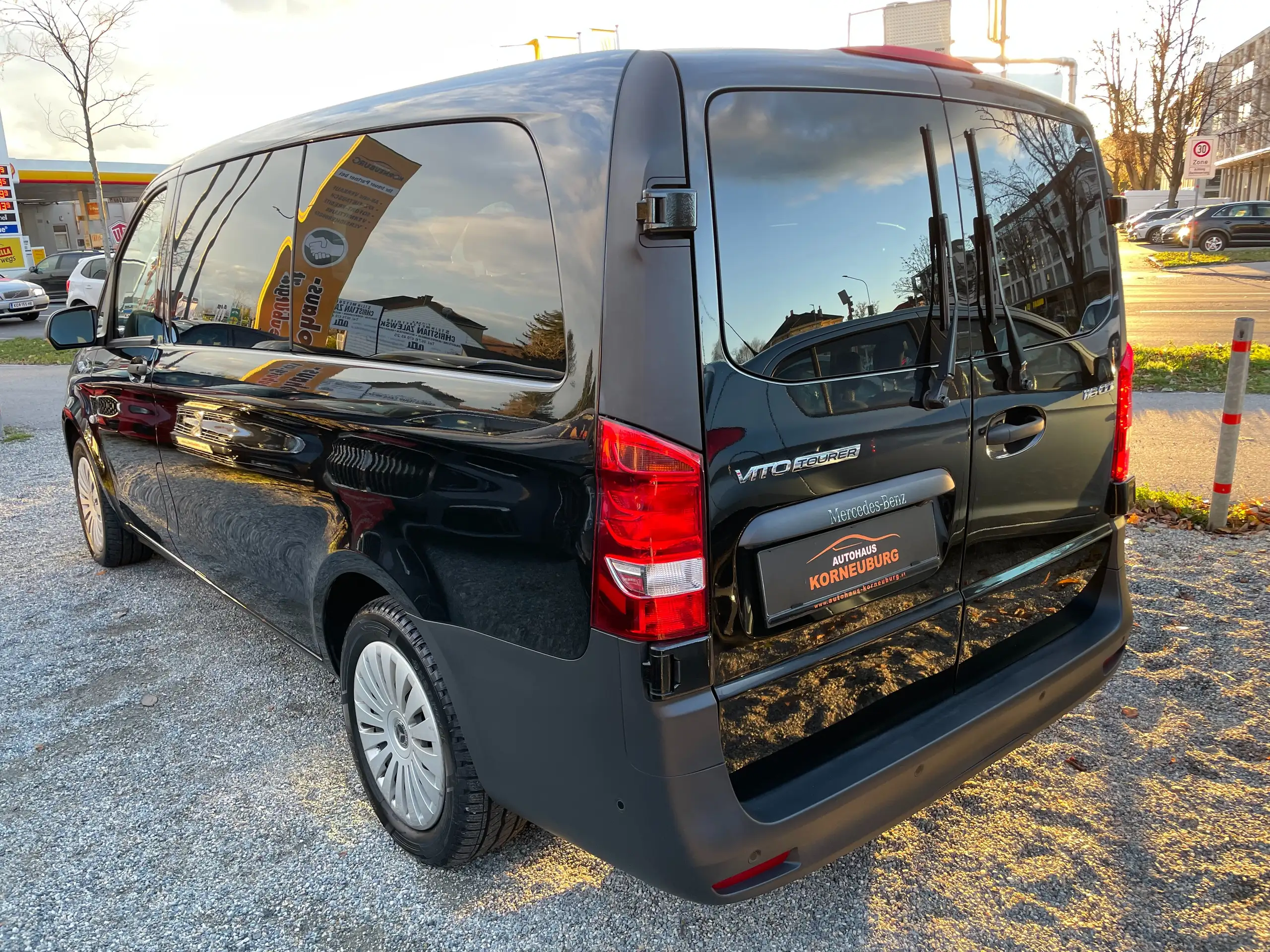 Mercedes-Benz - Vito