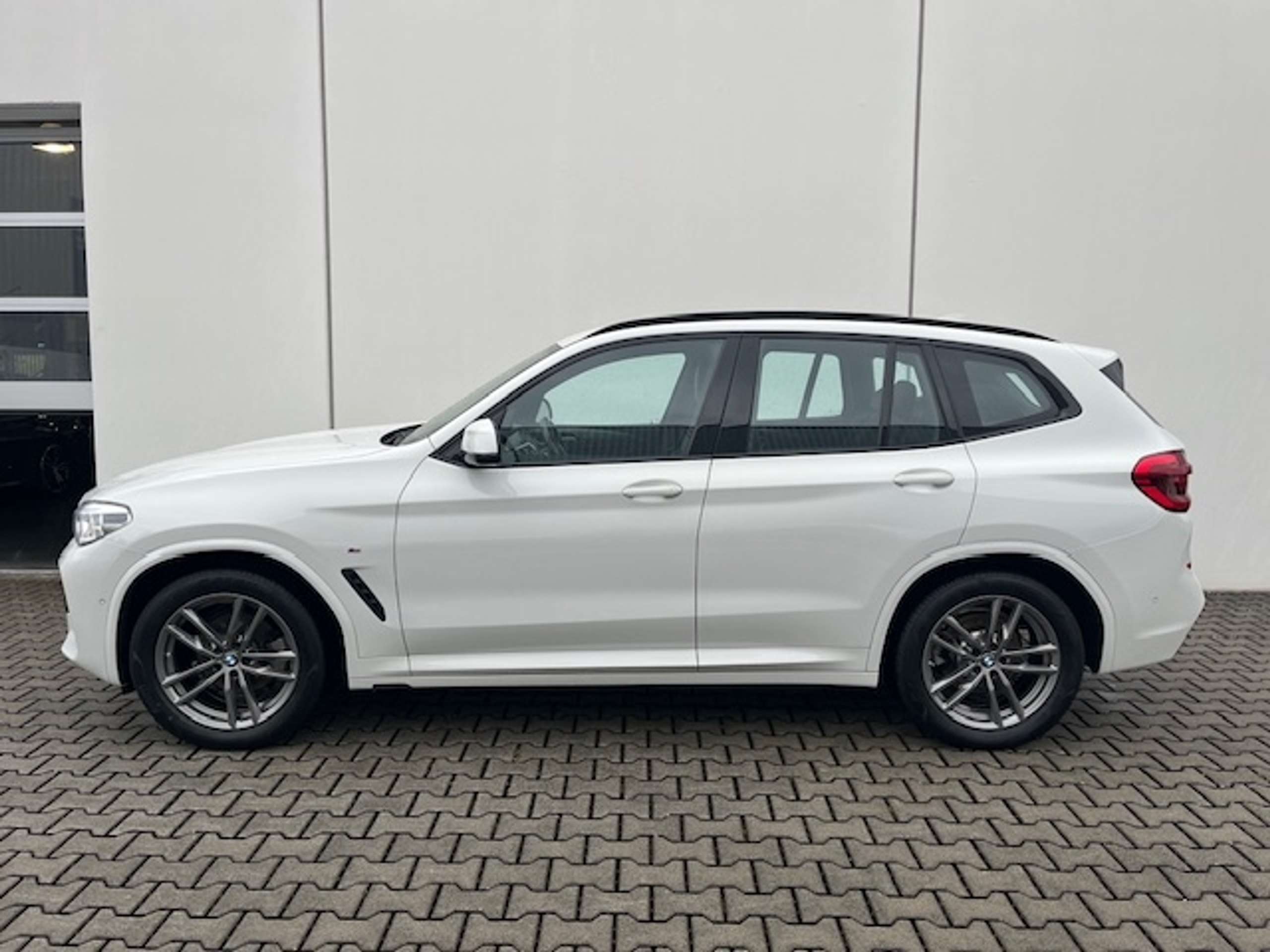 BMW - X3