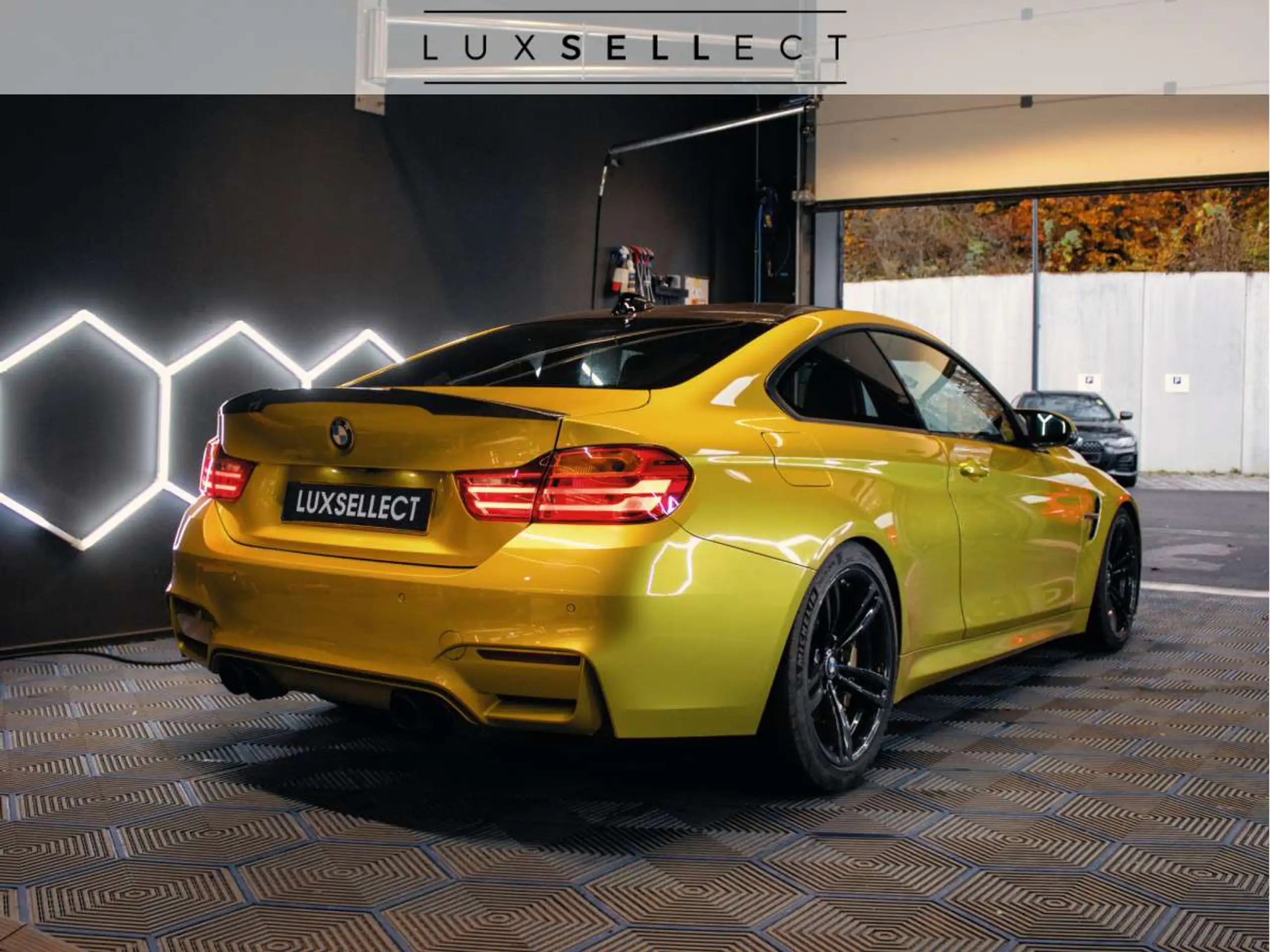 BMW - M4