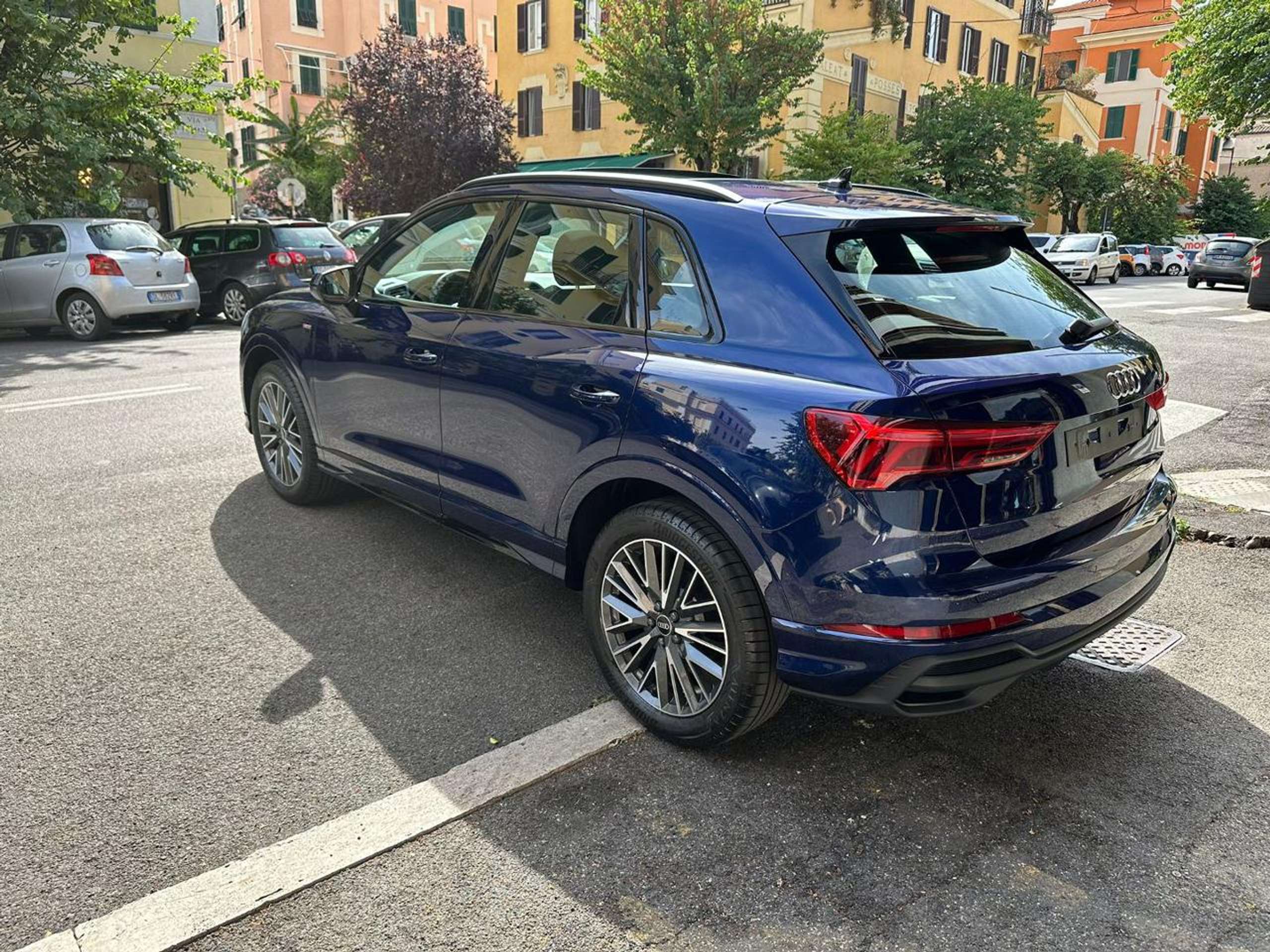 Audi - Q3