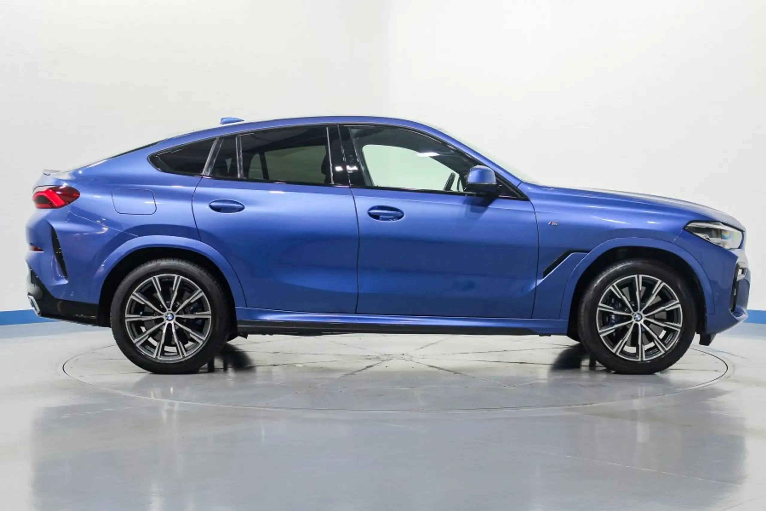 BMW - X6