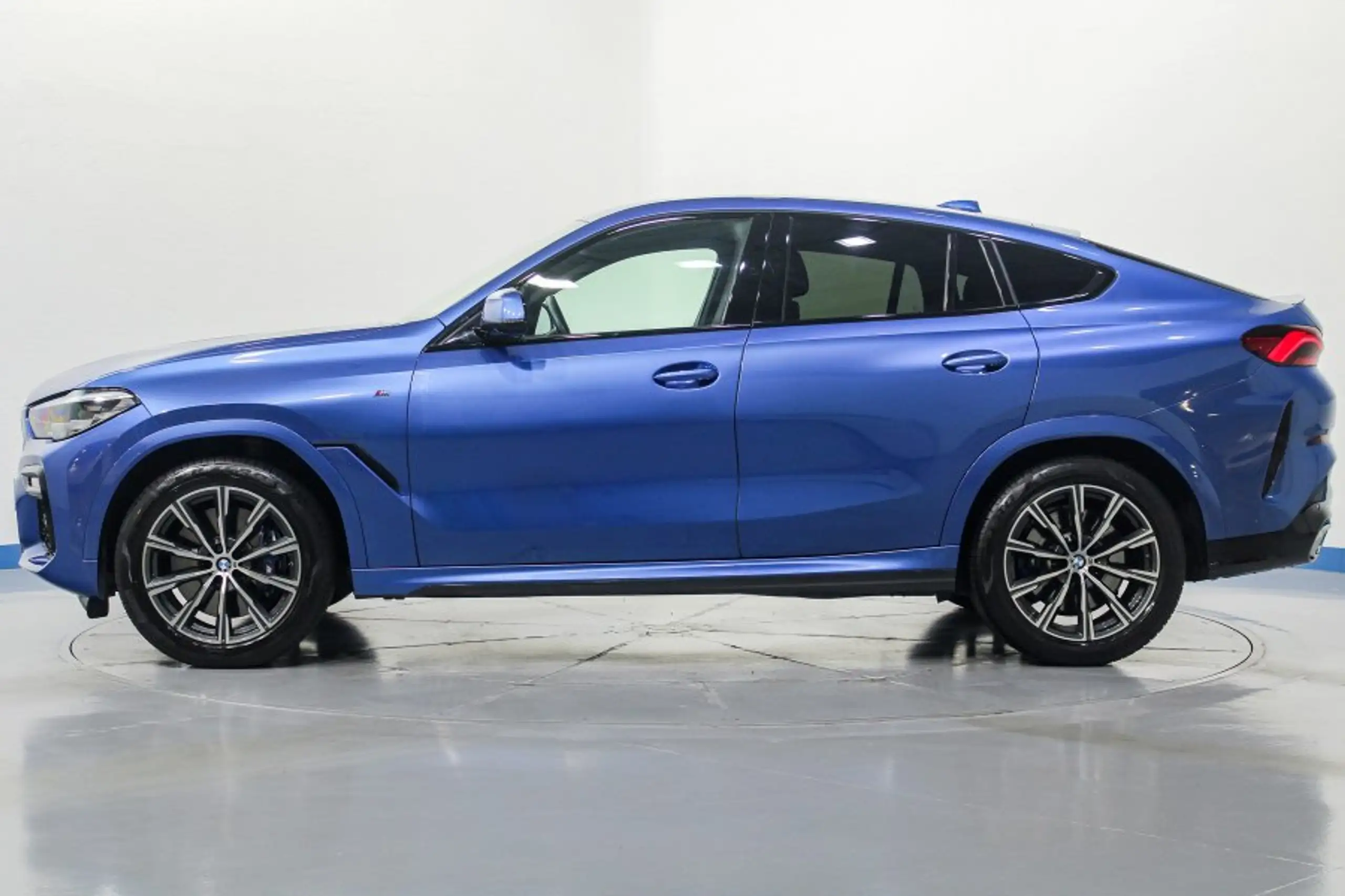 BMW - X6