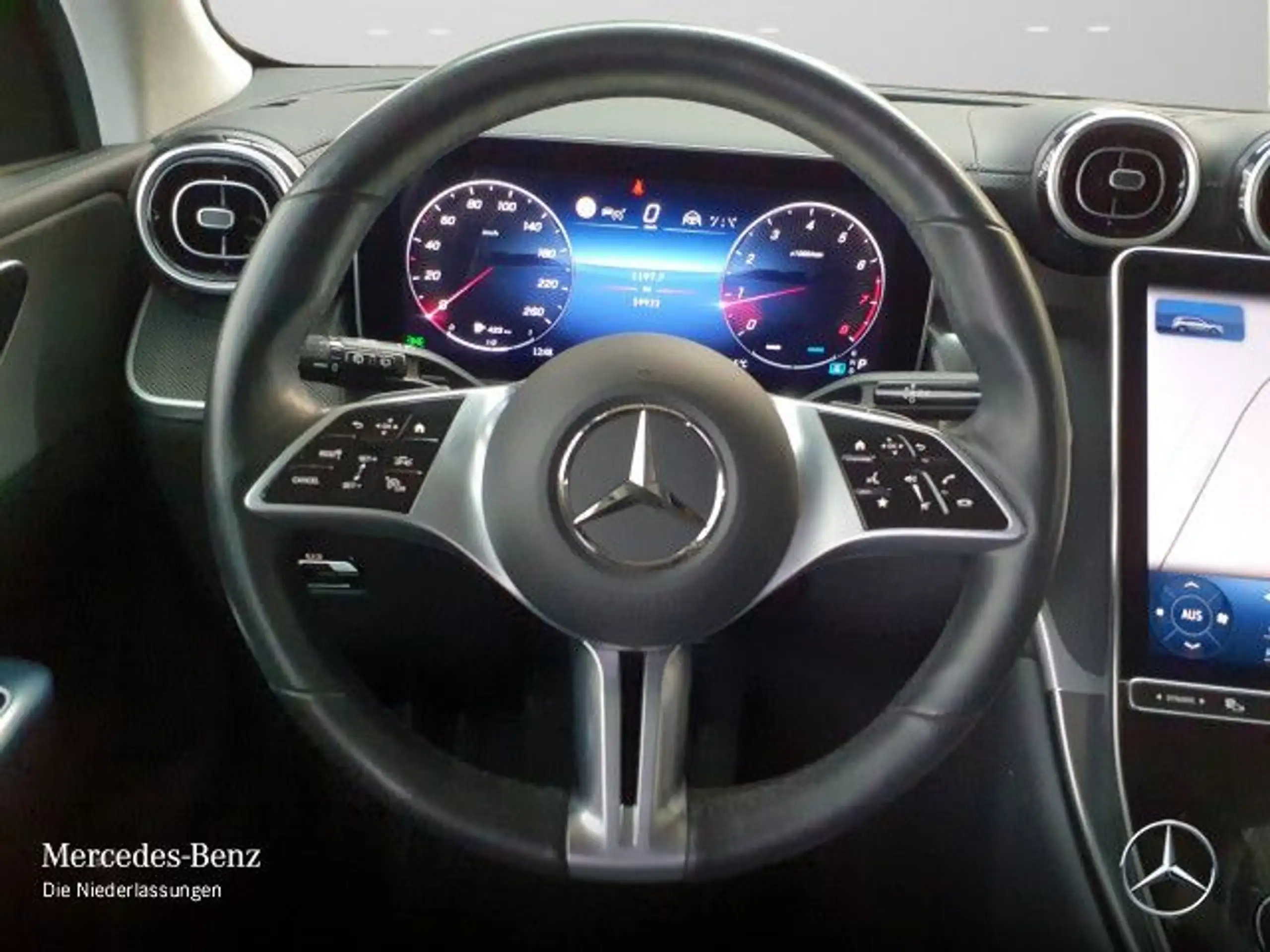 Mercedes-Benz - GLC 200