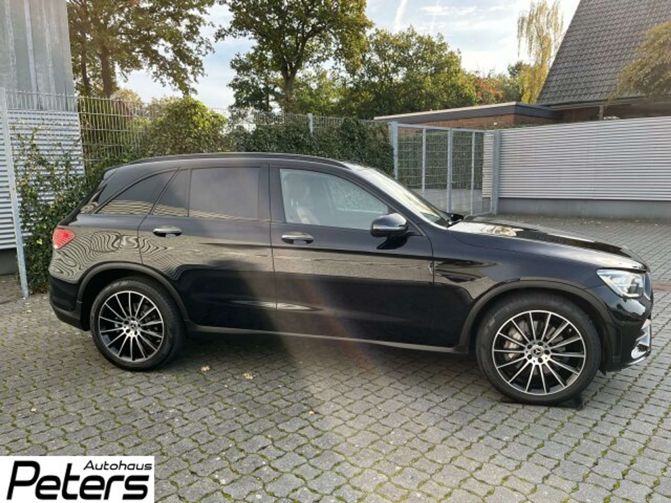 Mercedes-Benz - GLC 300