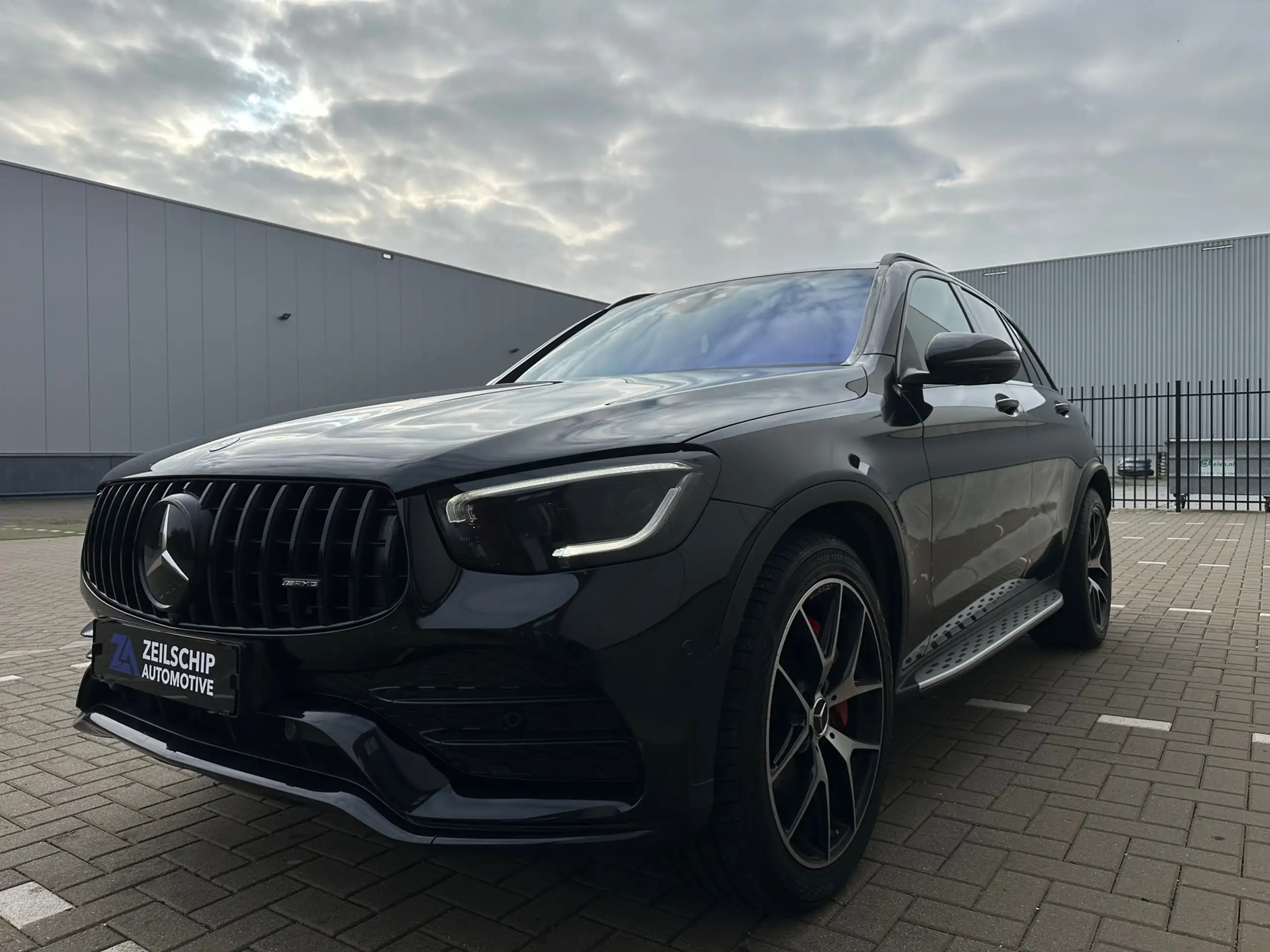 Mercedes-Benz - GLC 300