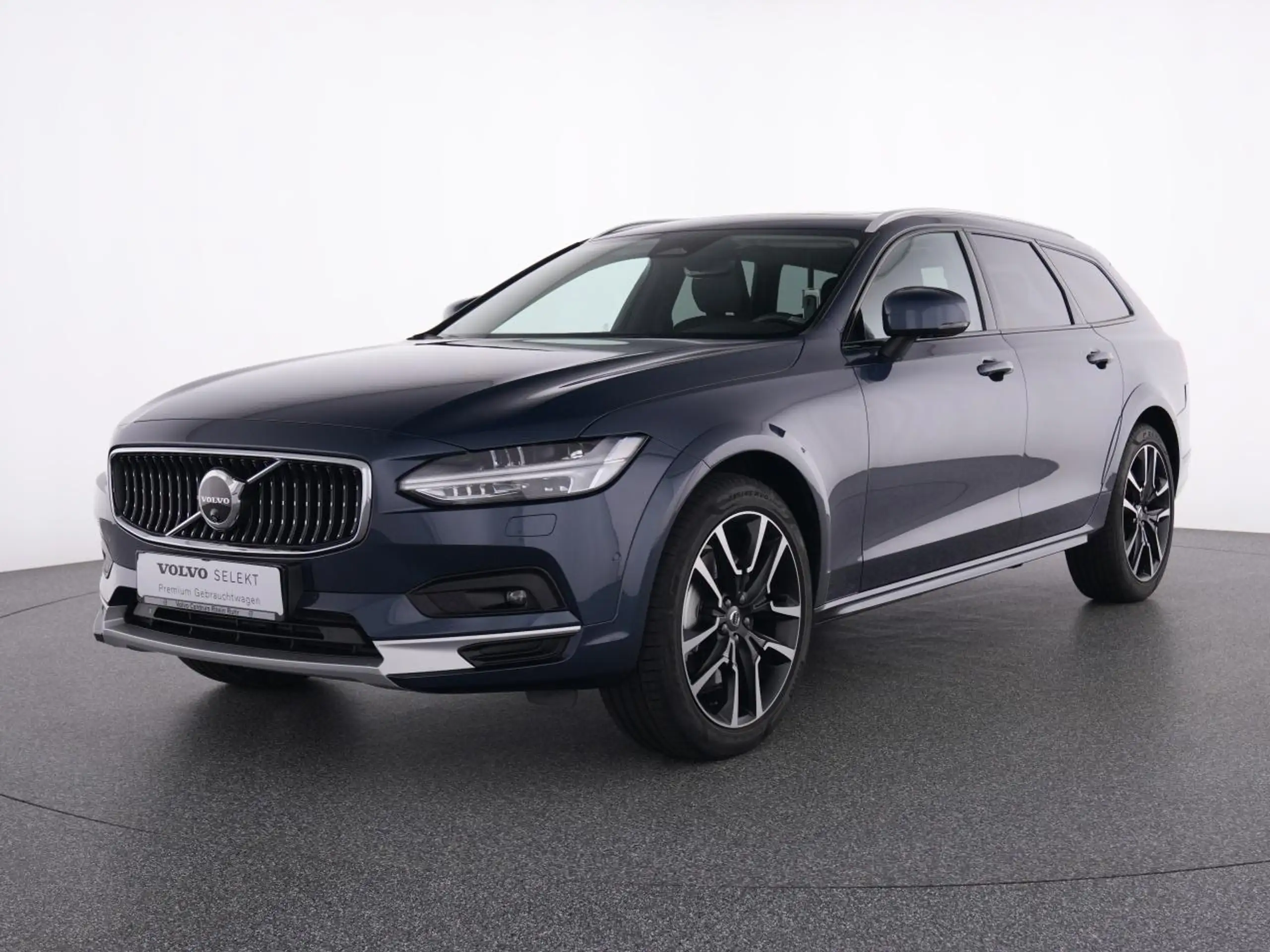 Volvo - V90 Cross Country