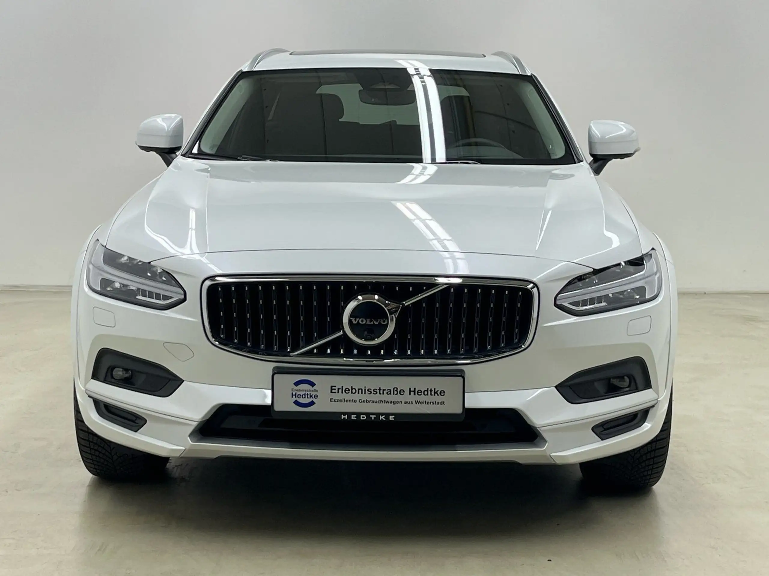 Volvo - V90 Cross Country