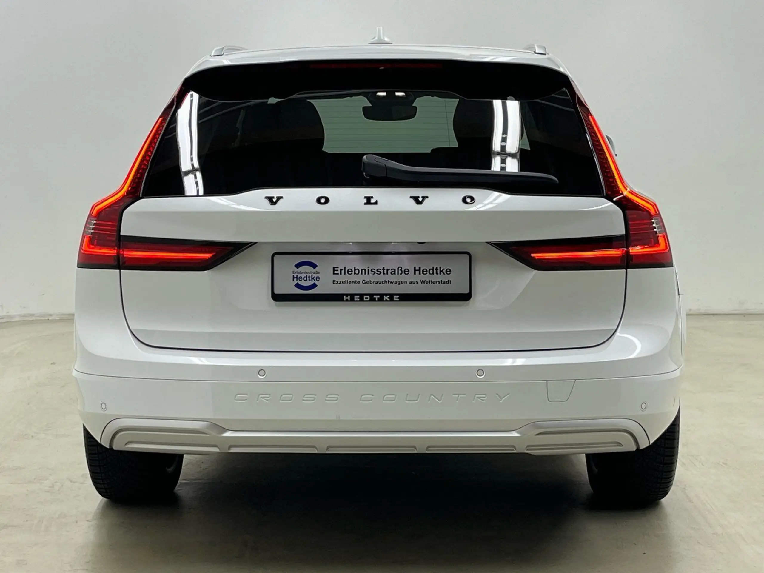 Volvo - V90 Cross Country