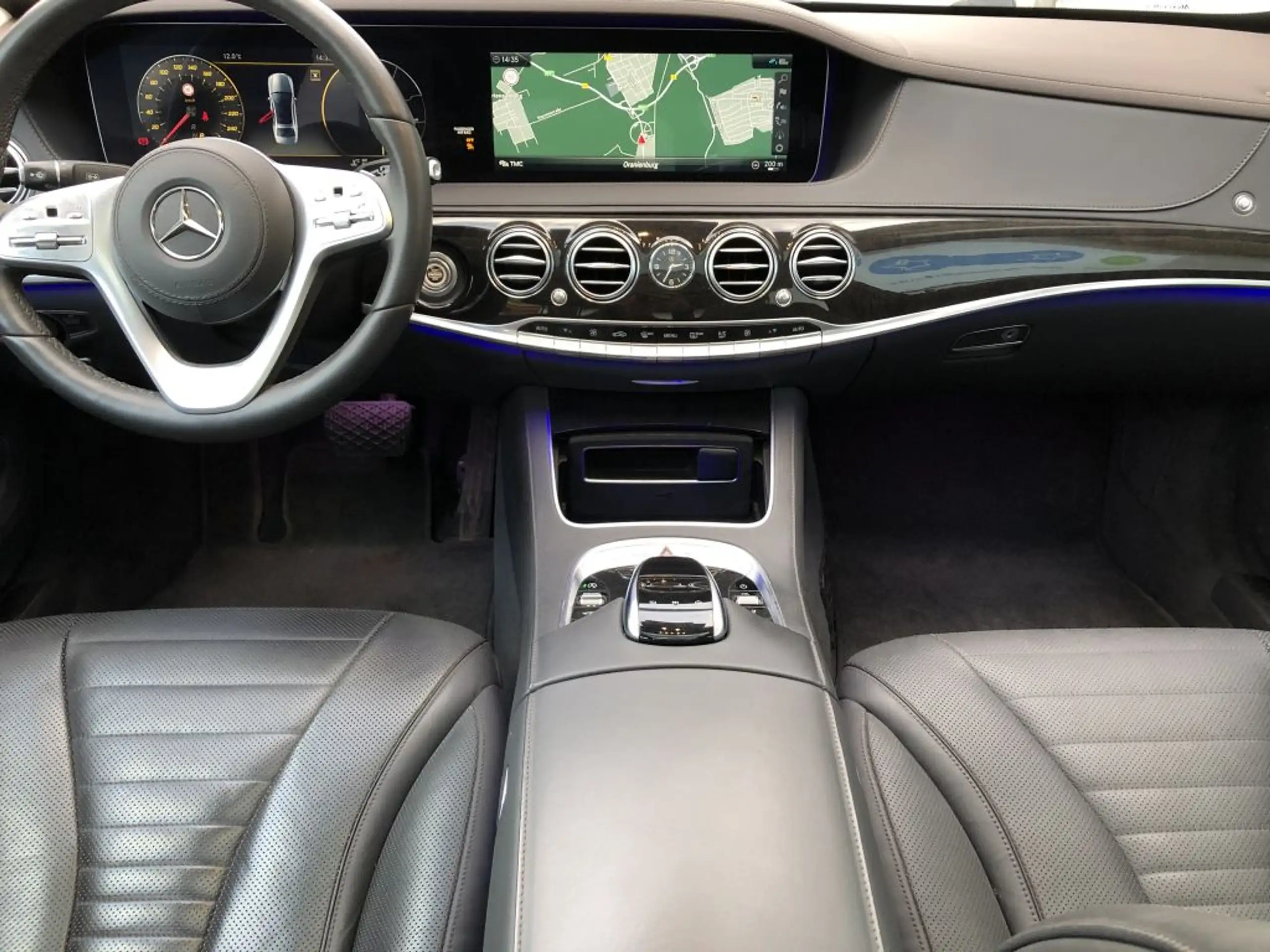 Mercedes-Benz - S 400