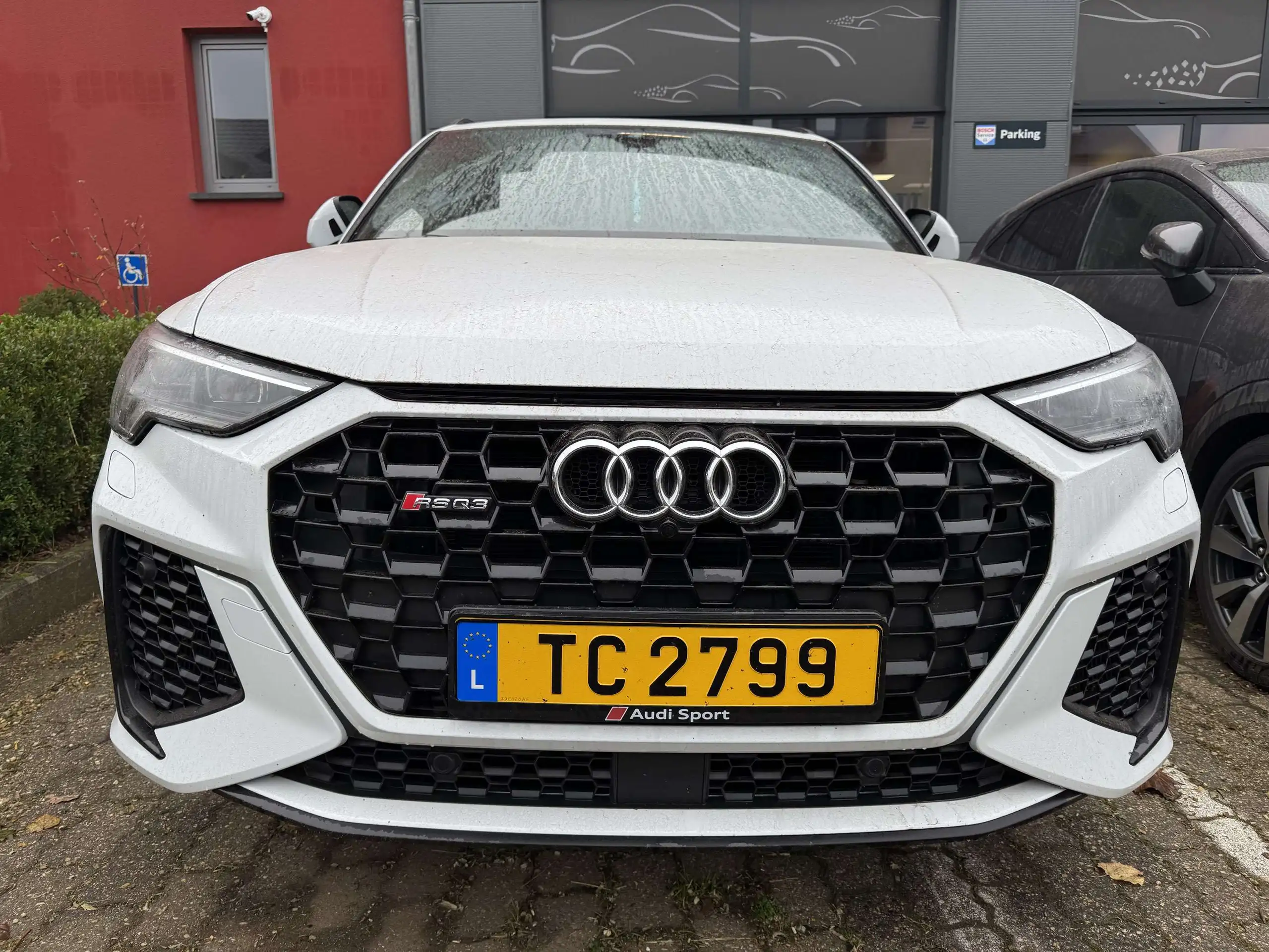 Audi - RS Q3