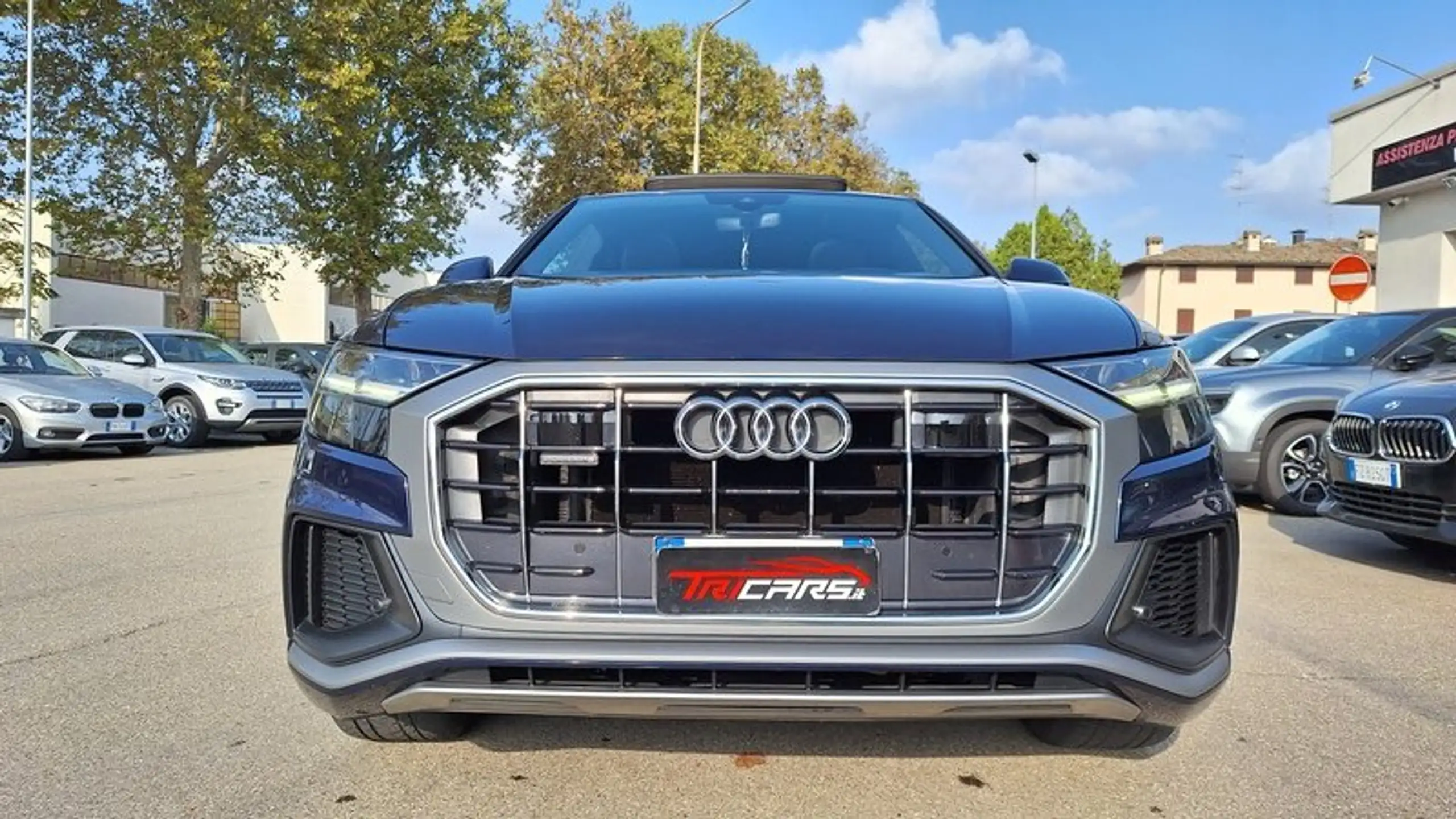 Audi - Q8