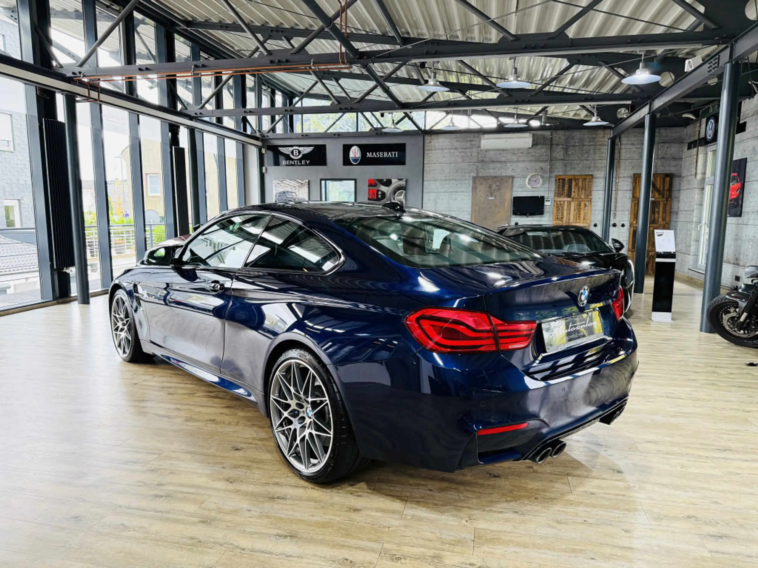 BMW - M4