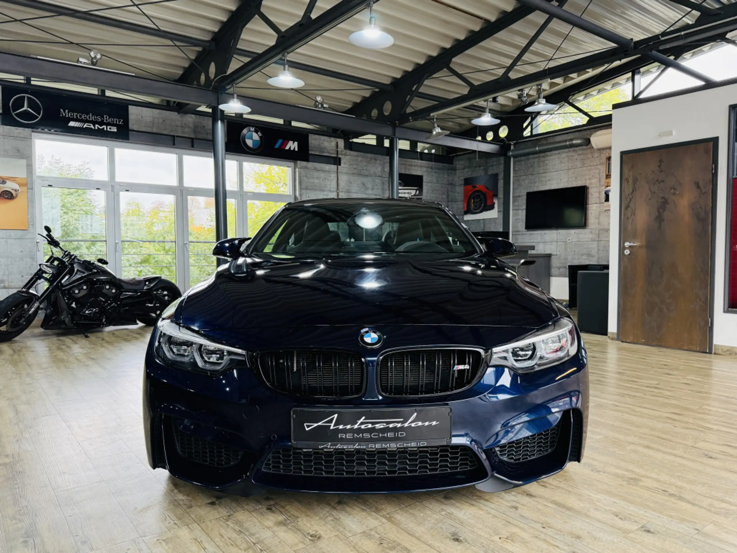 BMW - M4