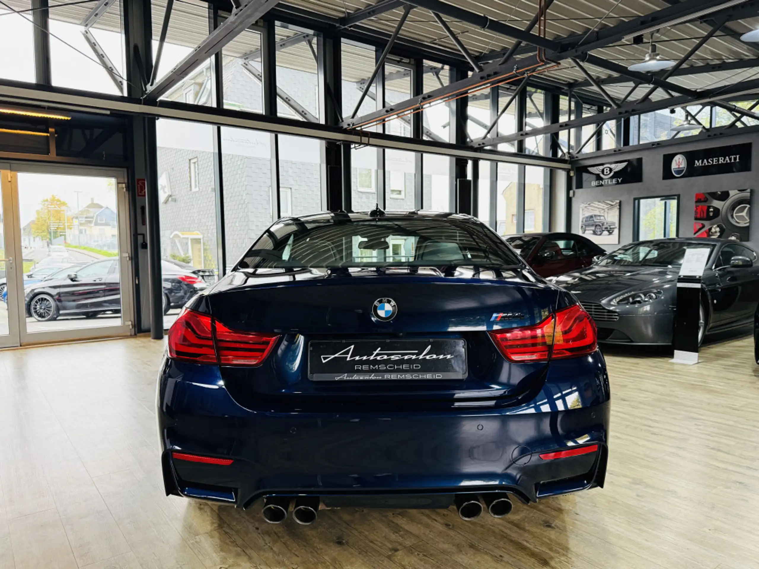 BMW - M4