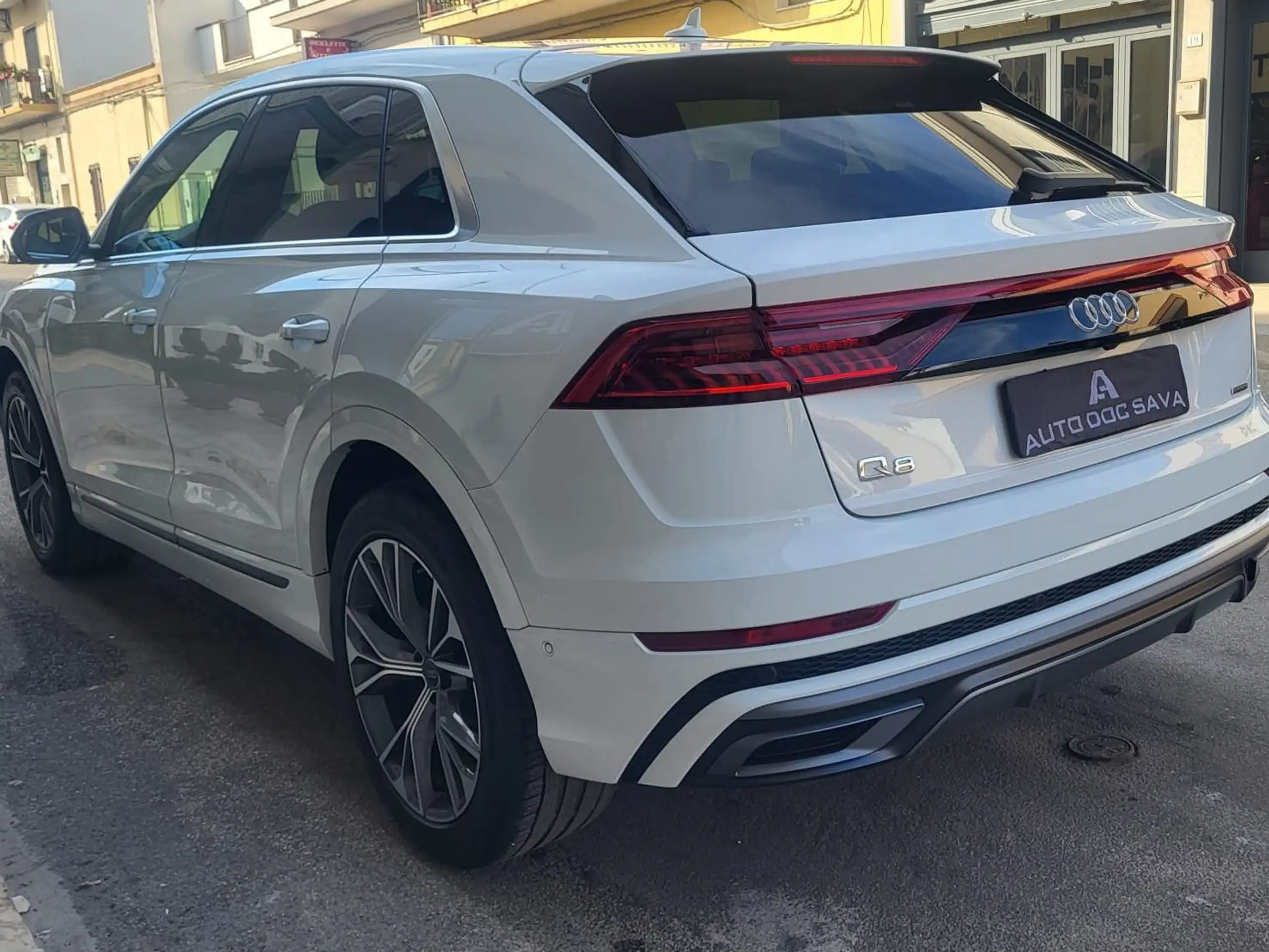 Audi - Q8