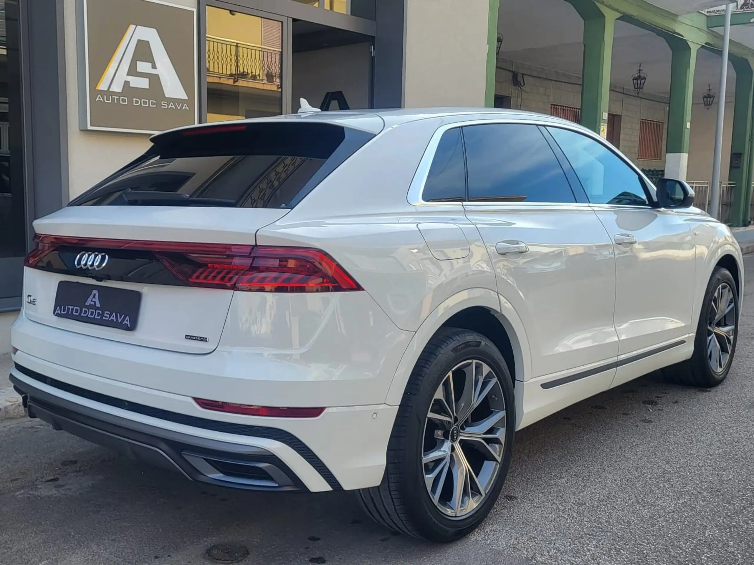 Audi - Q8