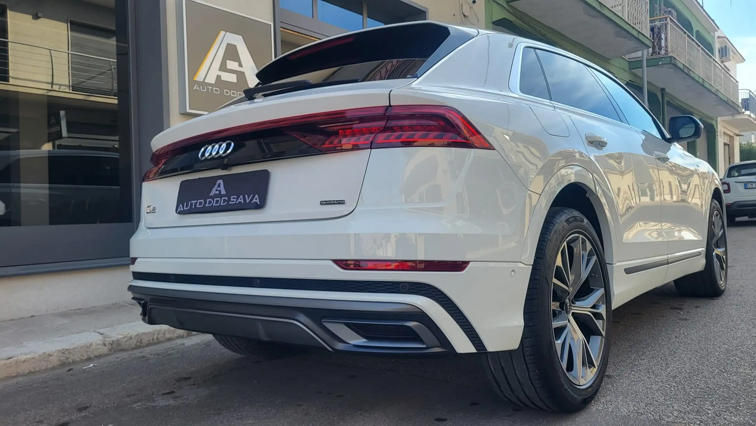 Audi - Q8