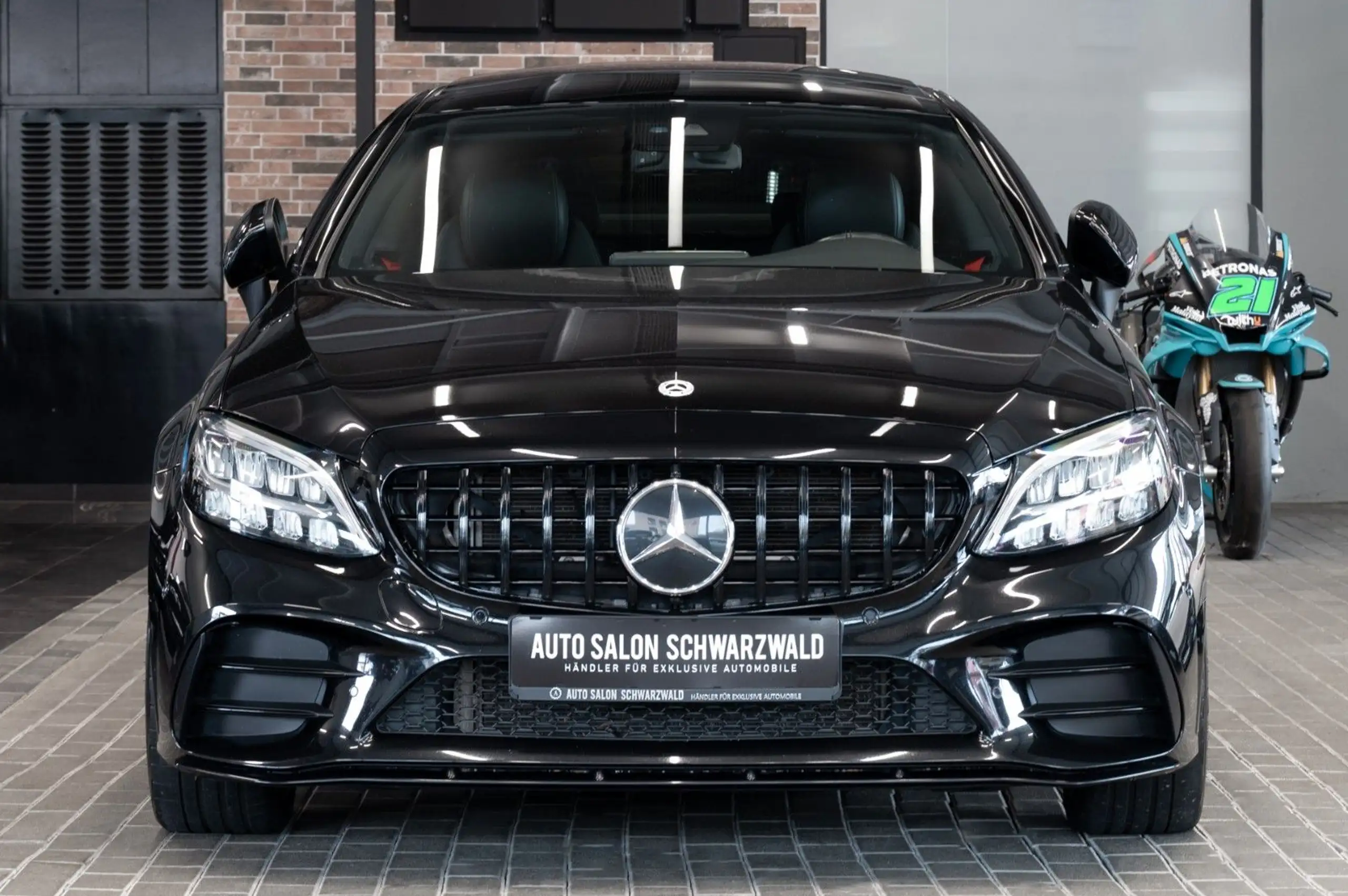 Mercedes-Benz - C 43 AMG