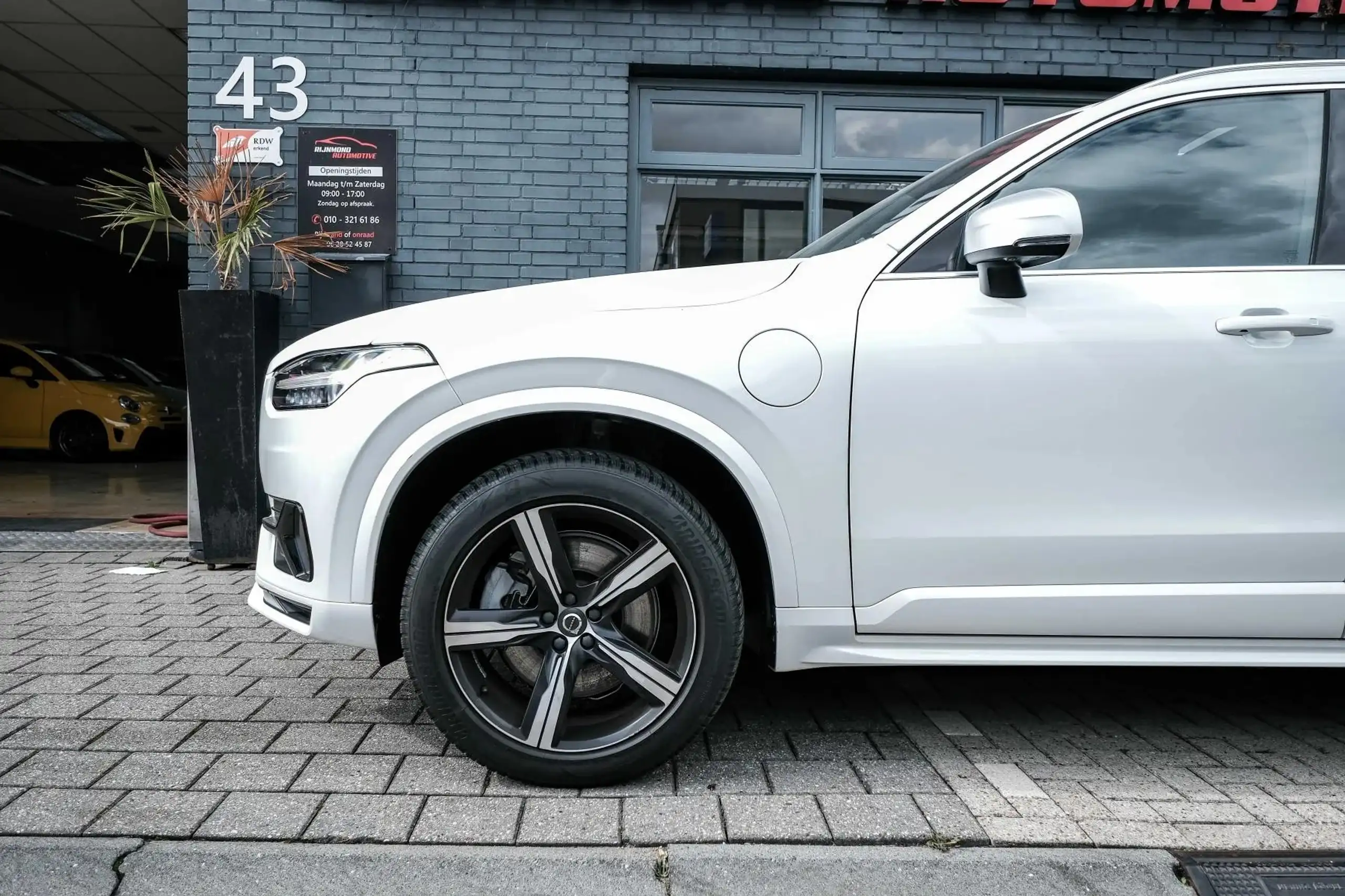 Volvo - XC90