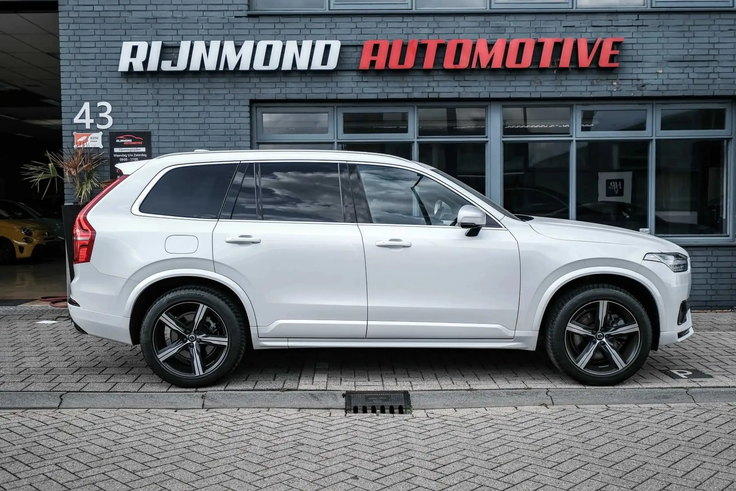 Volvo - XC90