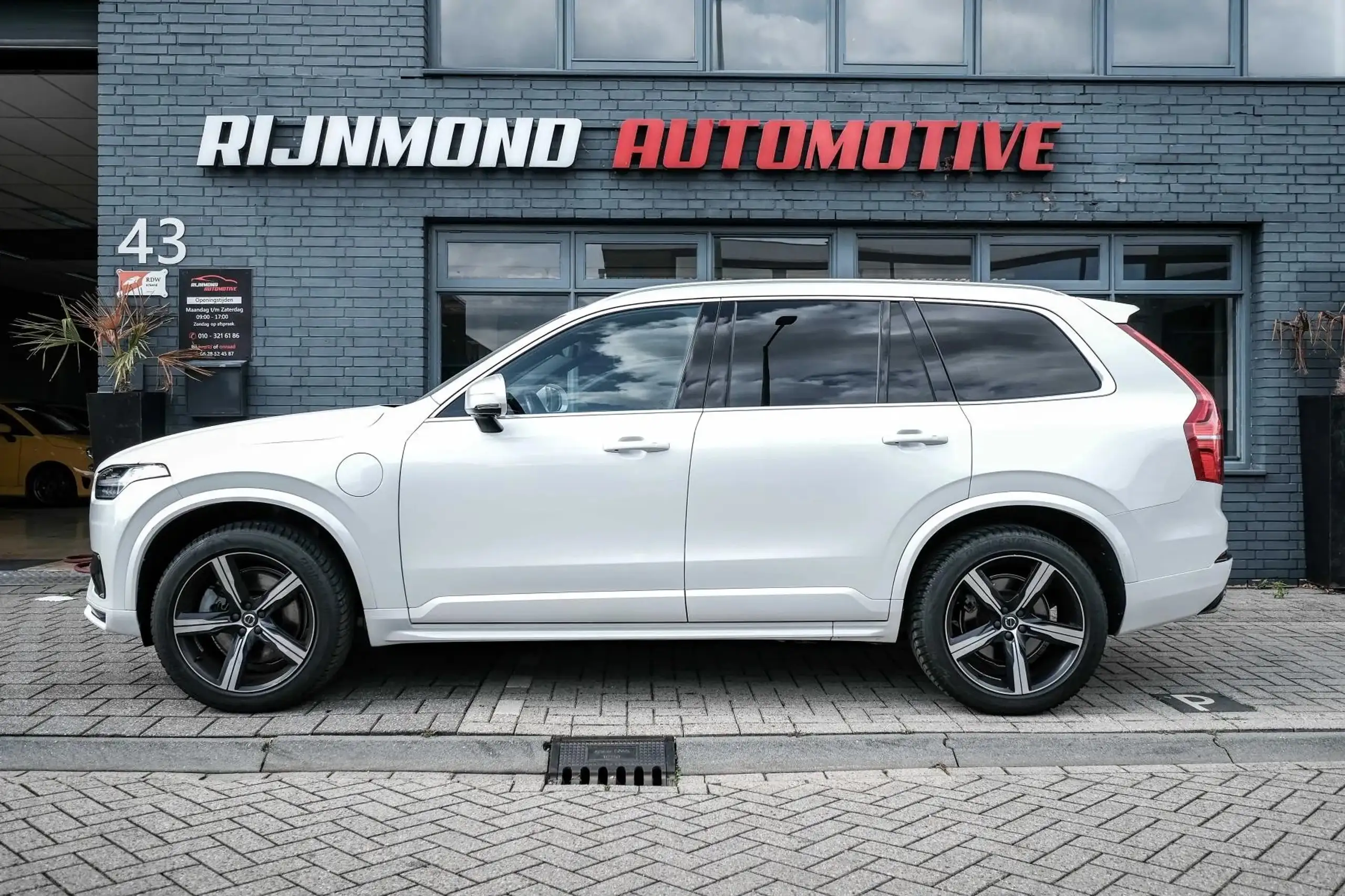 Volvo - XC90