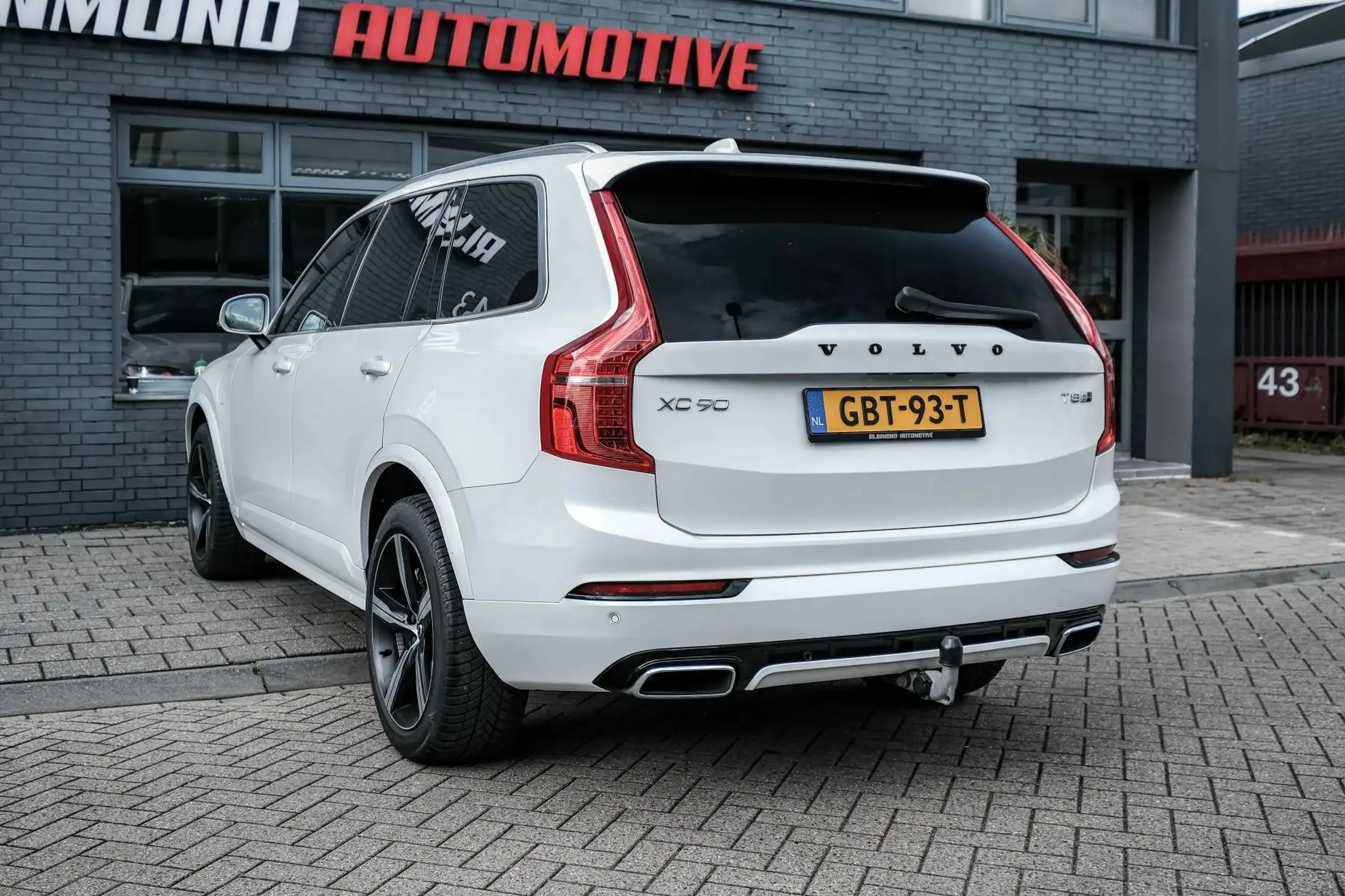 Volvo - XC90