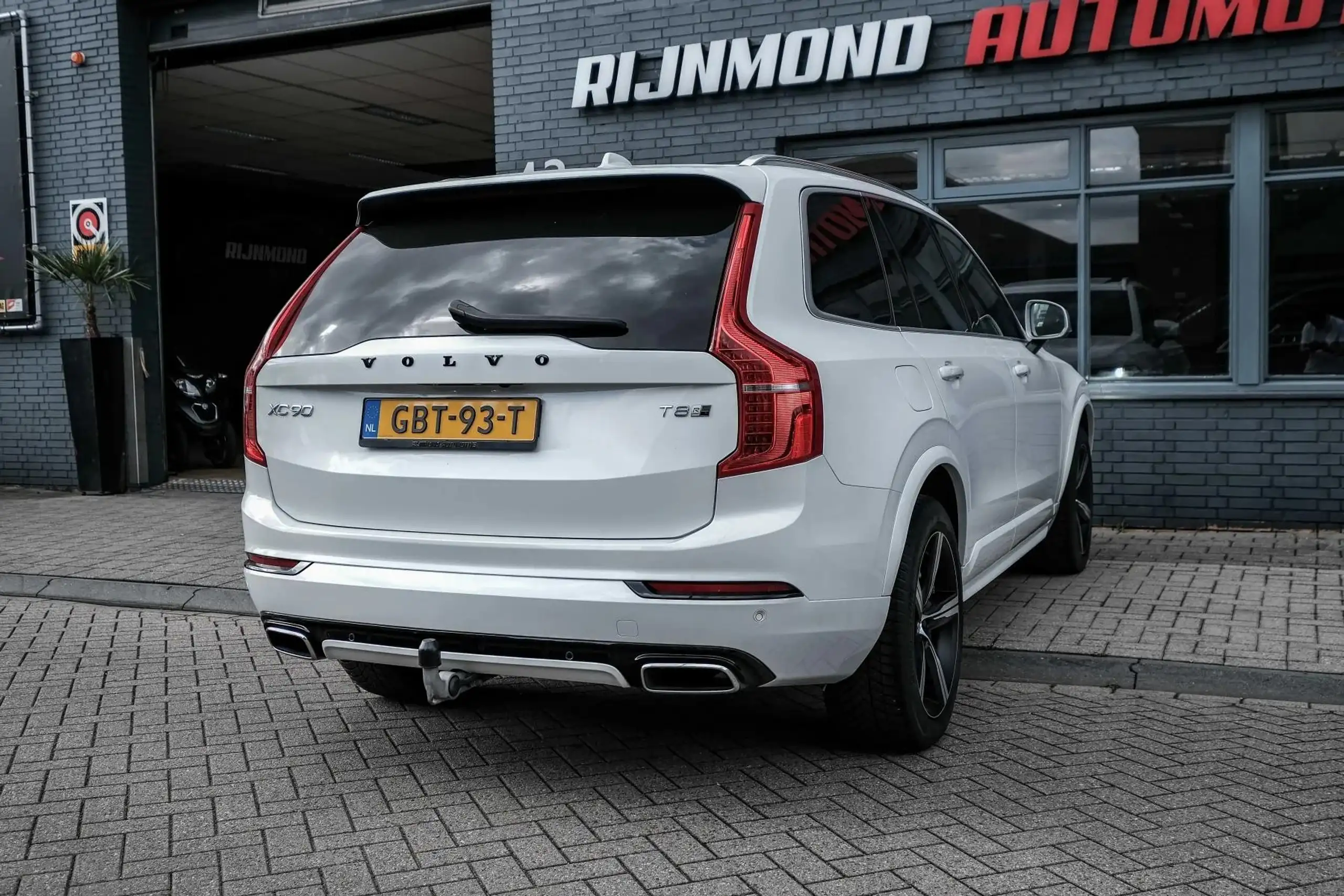 Volvo - XC90