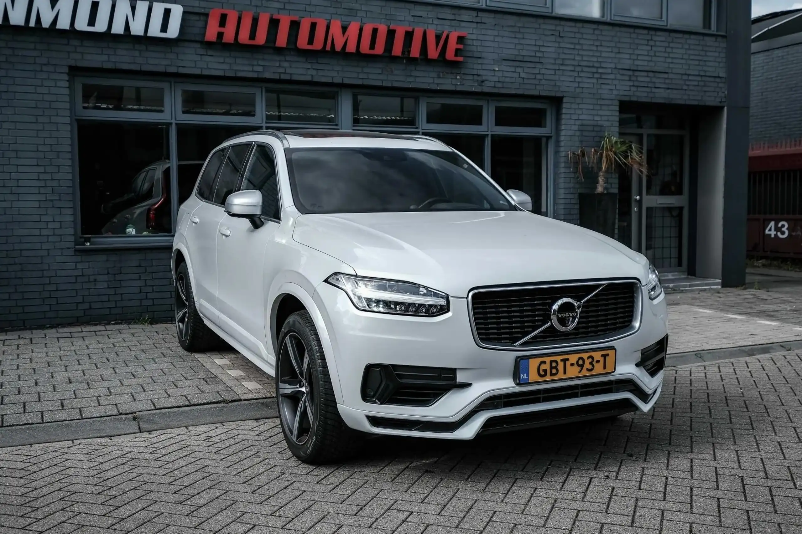 Volvo - XC90