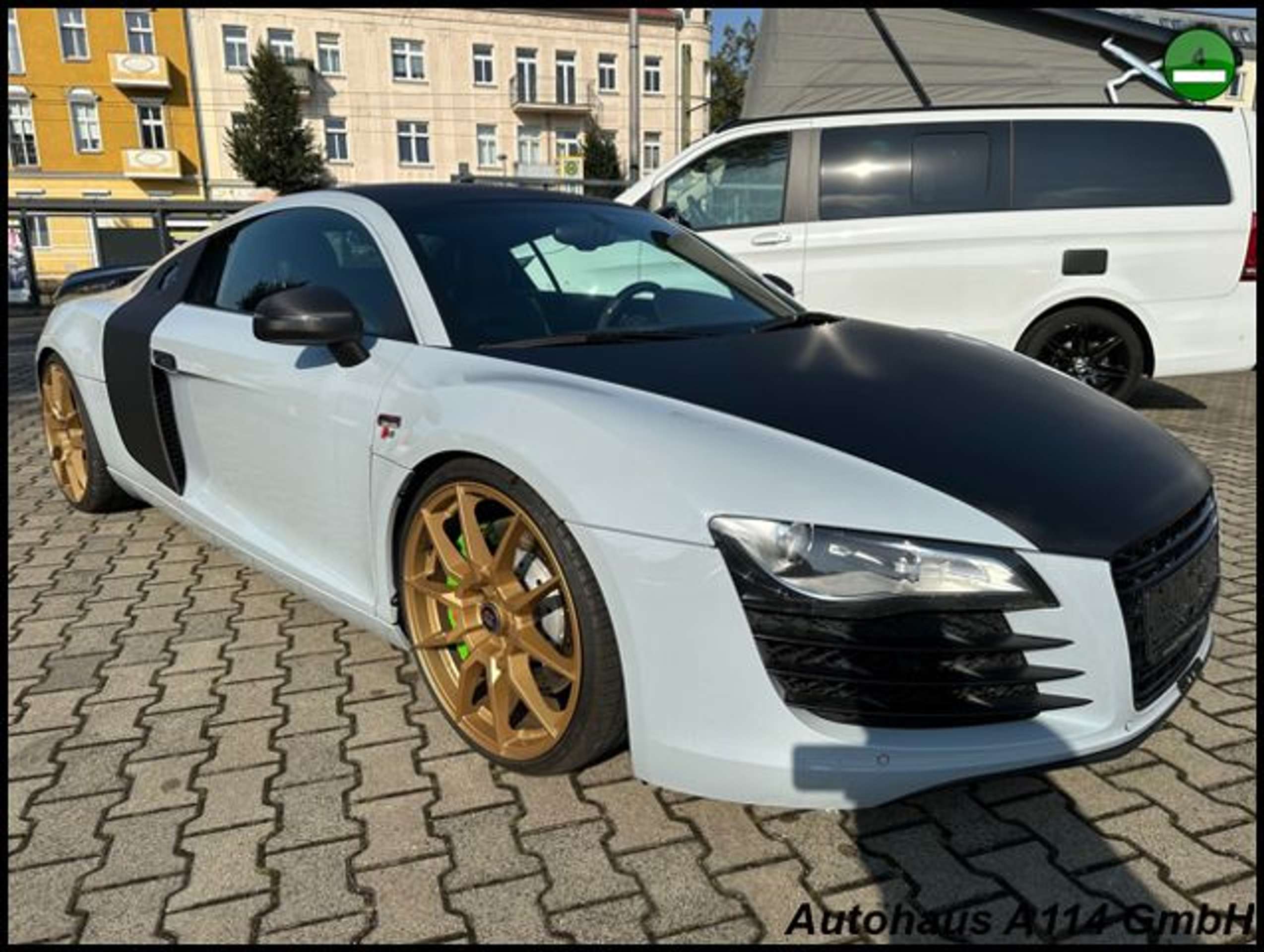 Audi - R8