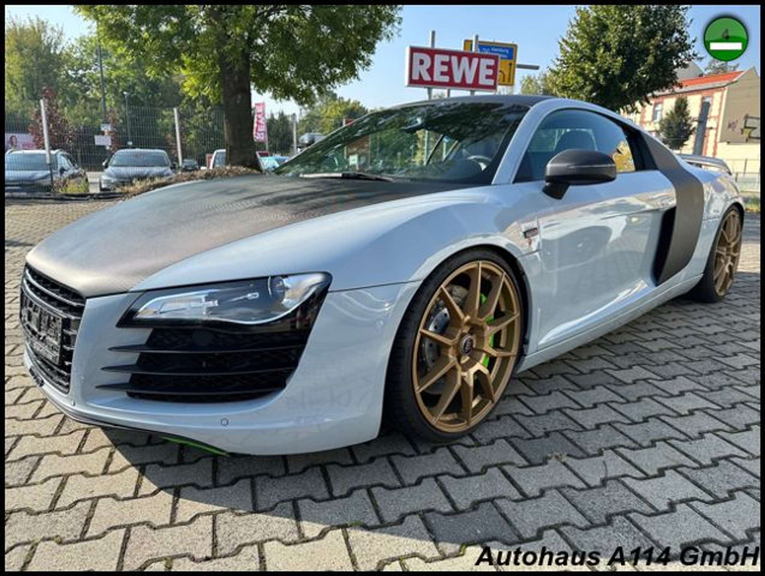 Audi - R8