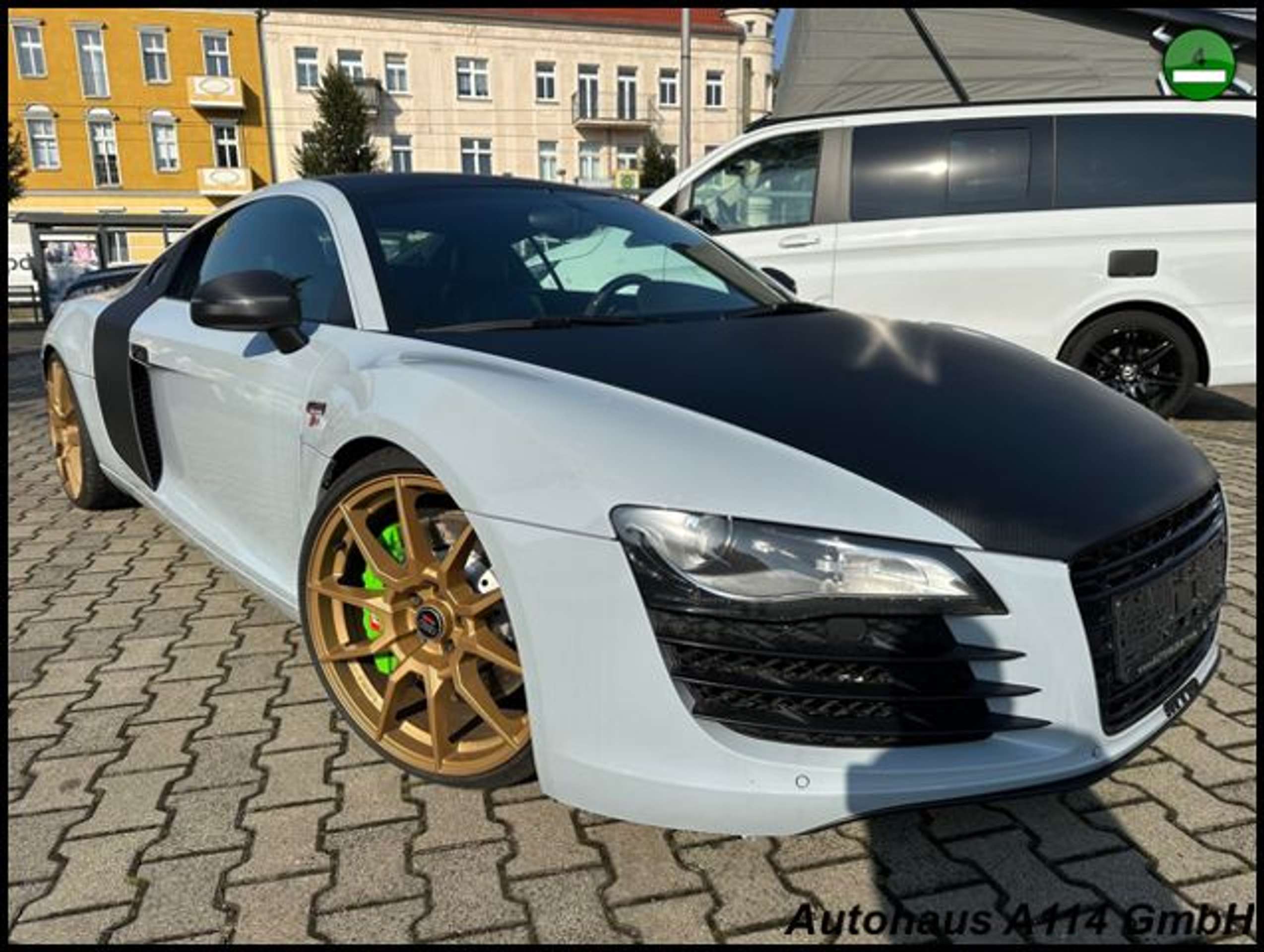 Audi - R8