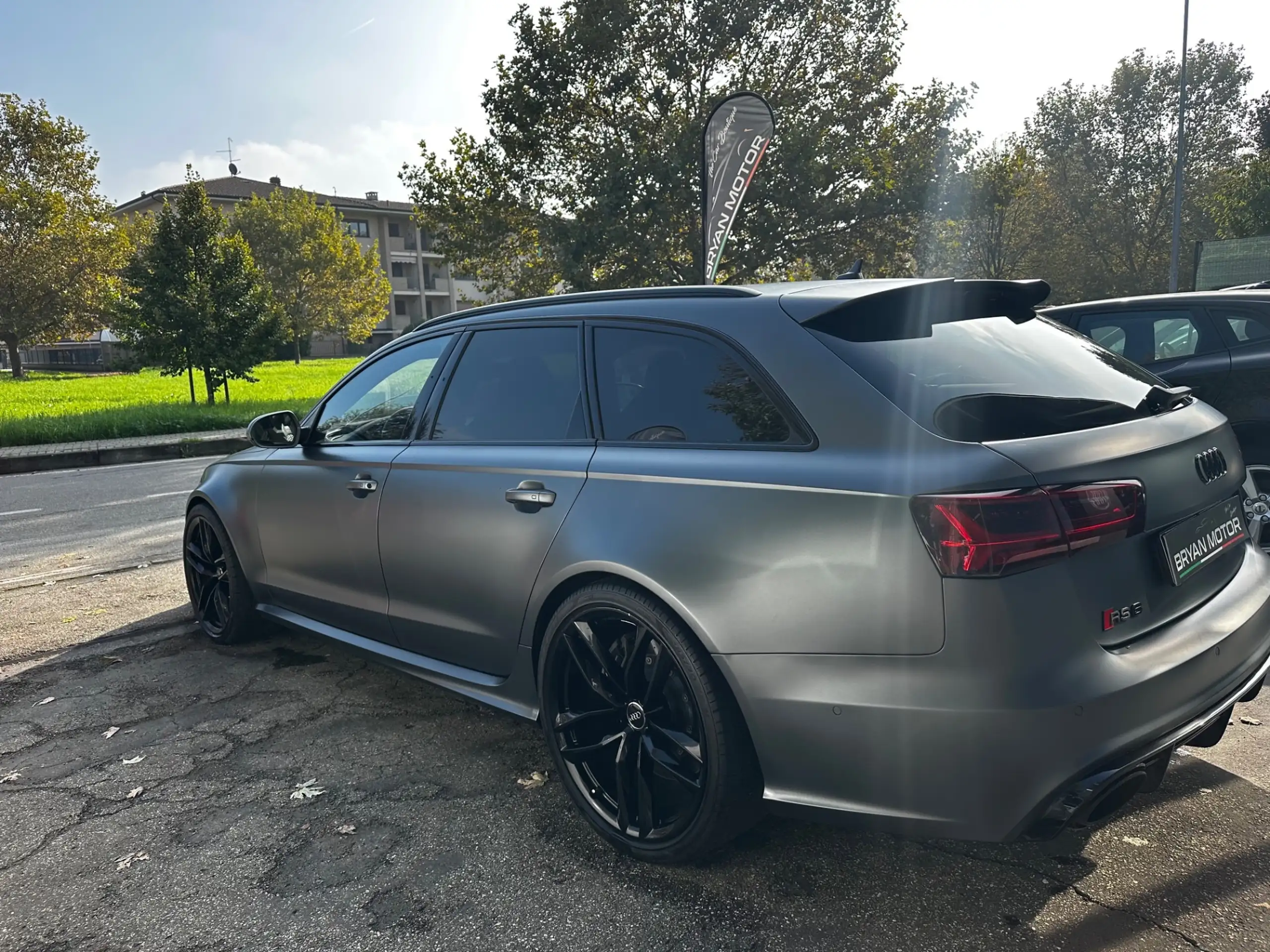 Audi - RS6