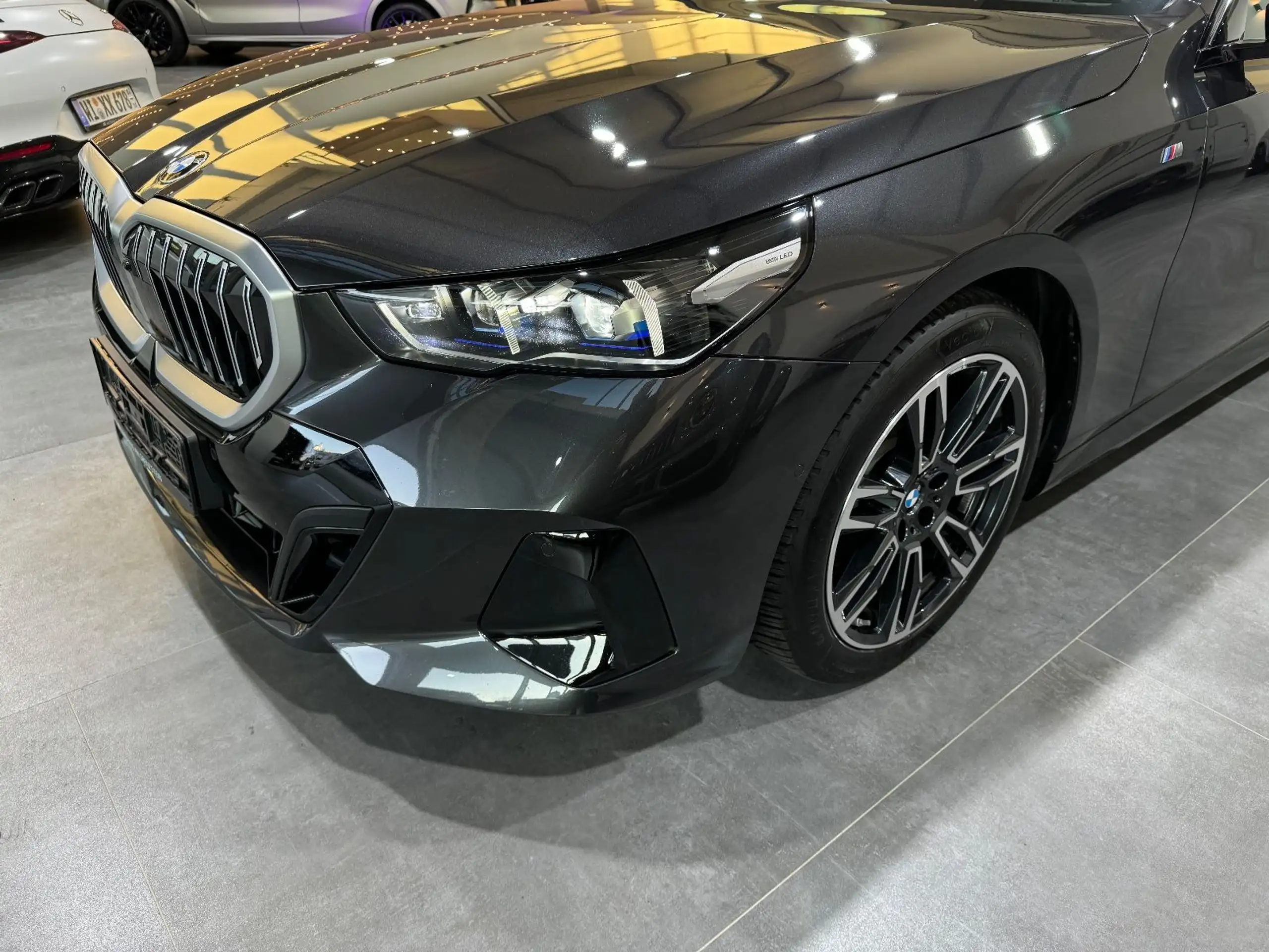 BMW - 520