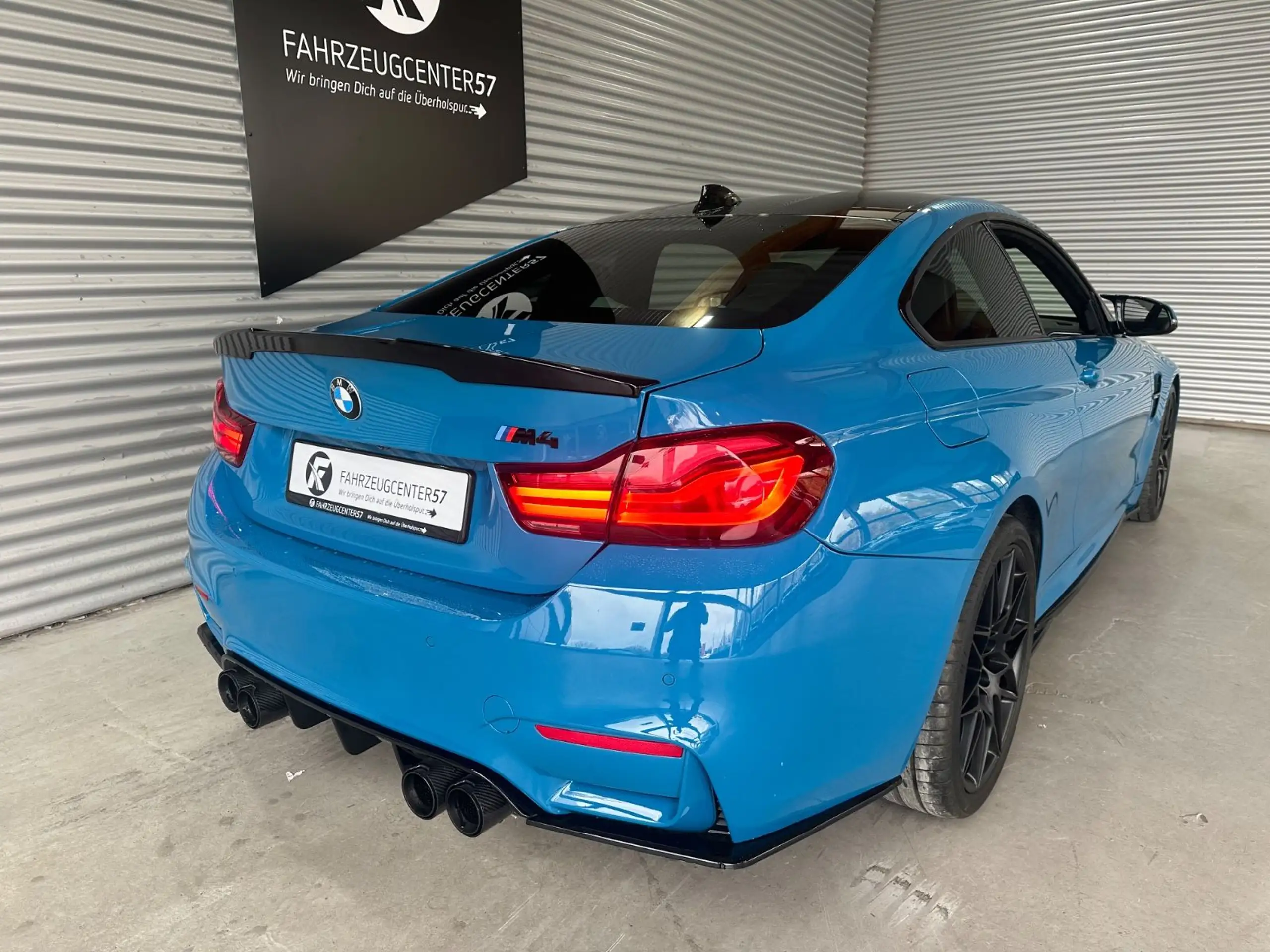 BMW - M4